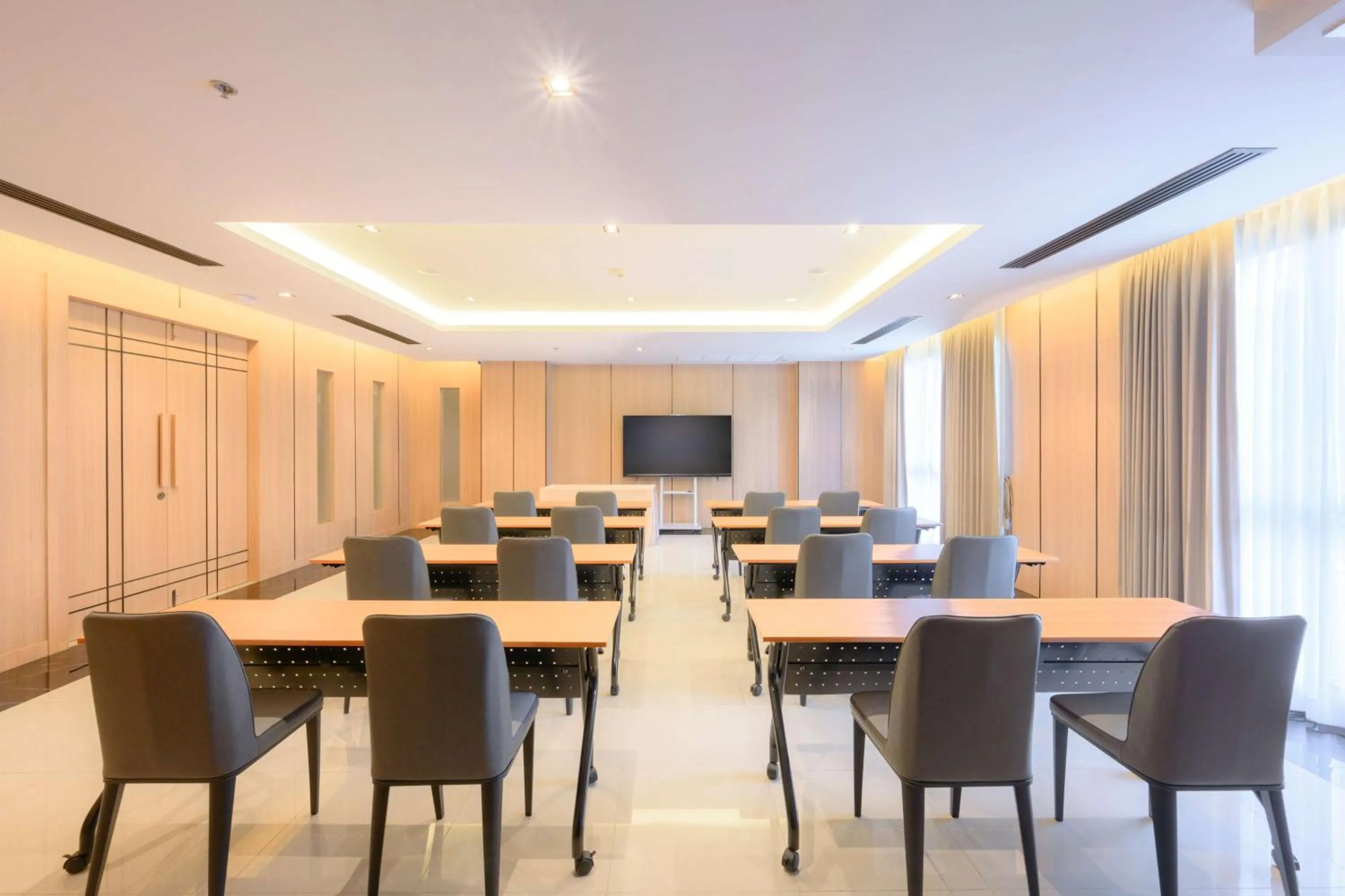 Meeting/conference room in Lewit Hotel Pattaya, a member of Radisson Individuals