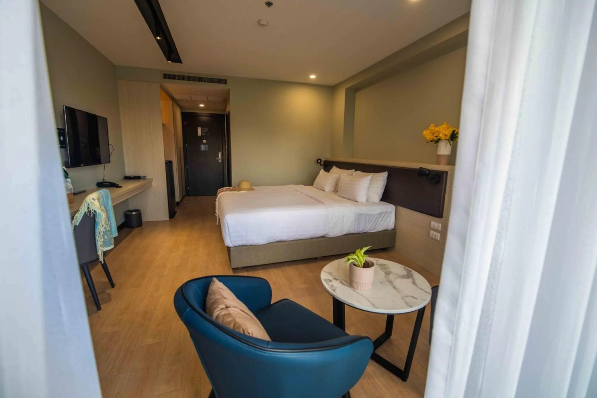 Bedroom, Bed in Lewit Hotel Pattaya, a member of Radisson Individuals