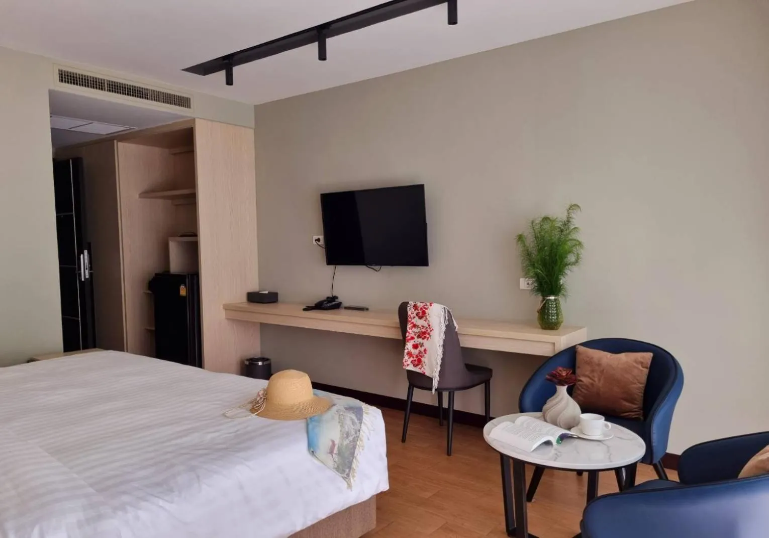 Bedroom, Bed in Lewit Hotel Pattaya, a member of Radisson Individuals