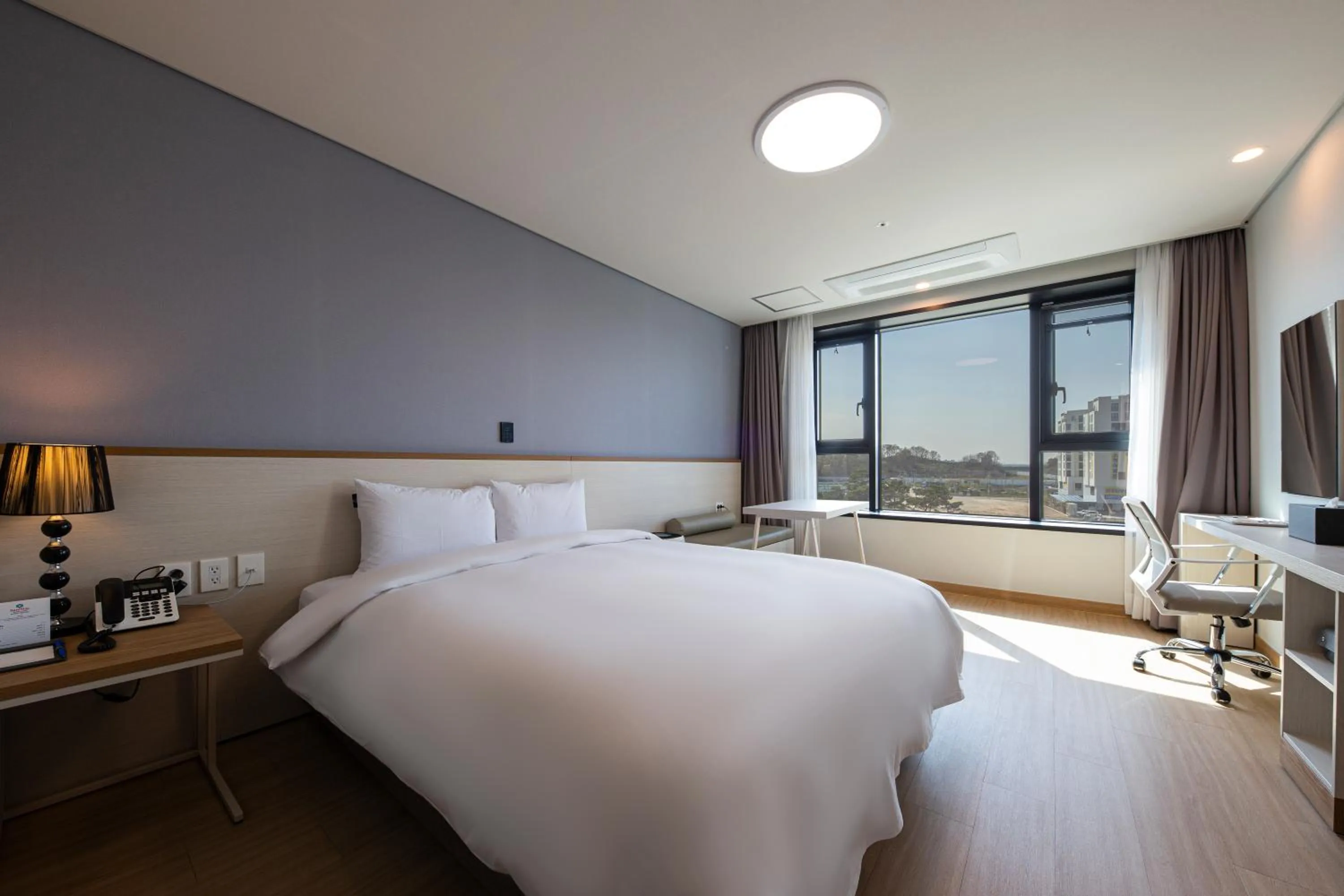 Bedroom, Bed in Best Western Asan Hotel