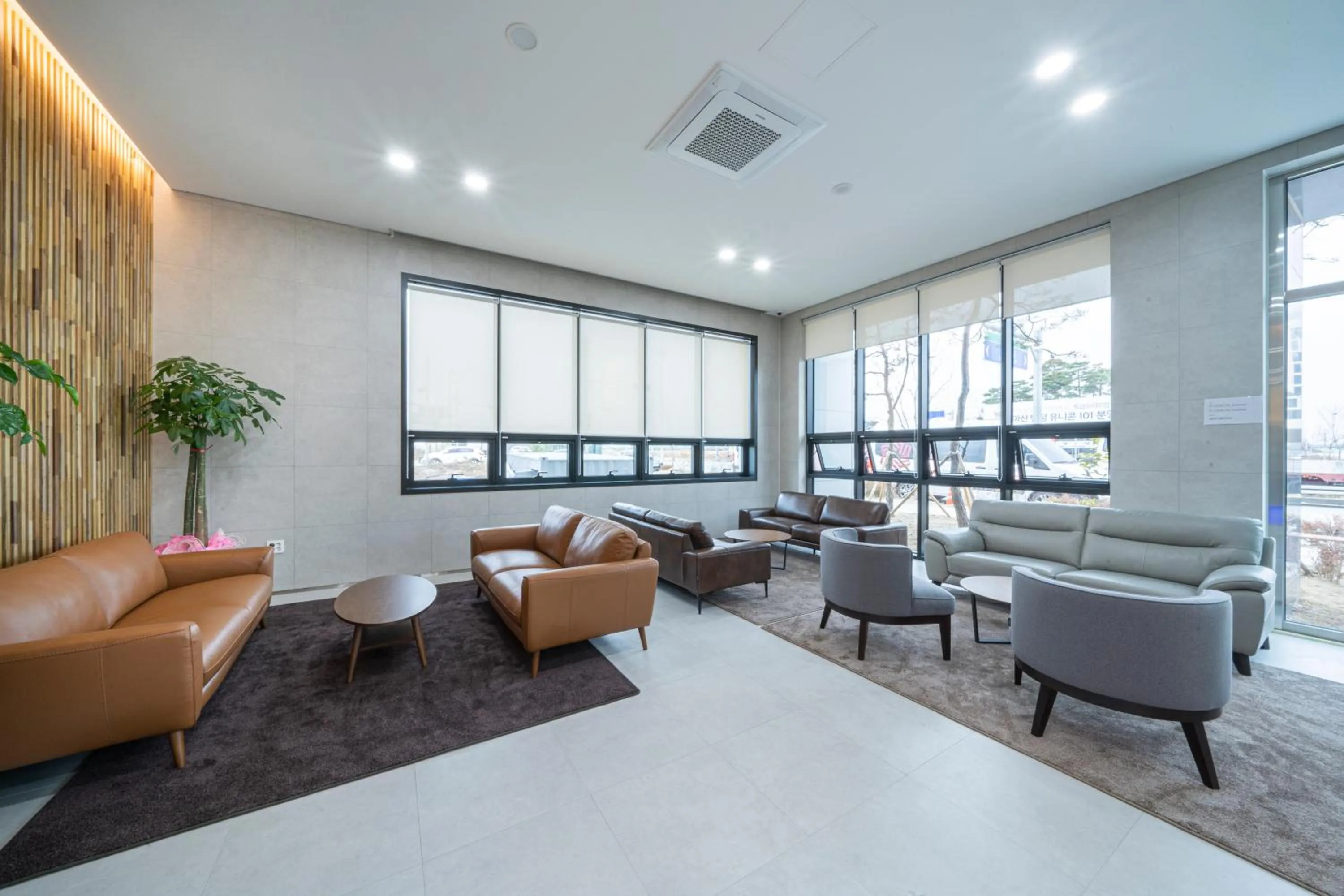 Lobby or reception in Best Western Asan Hotel