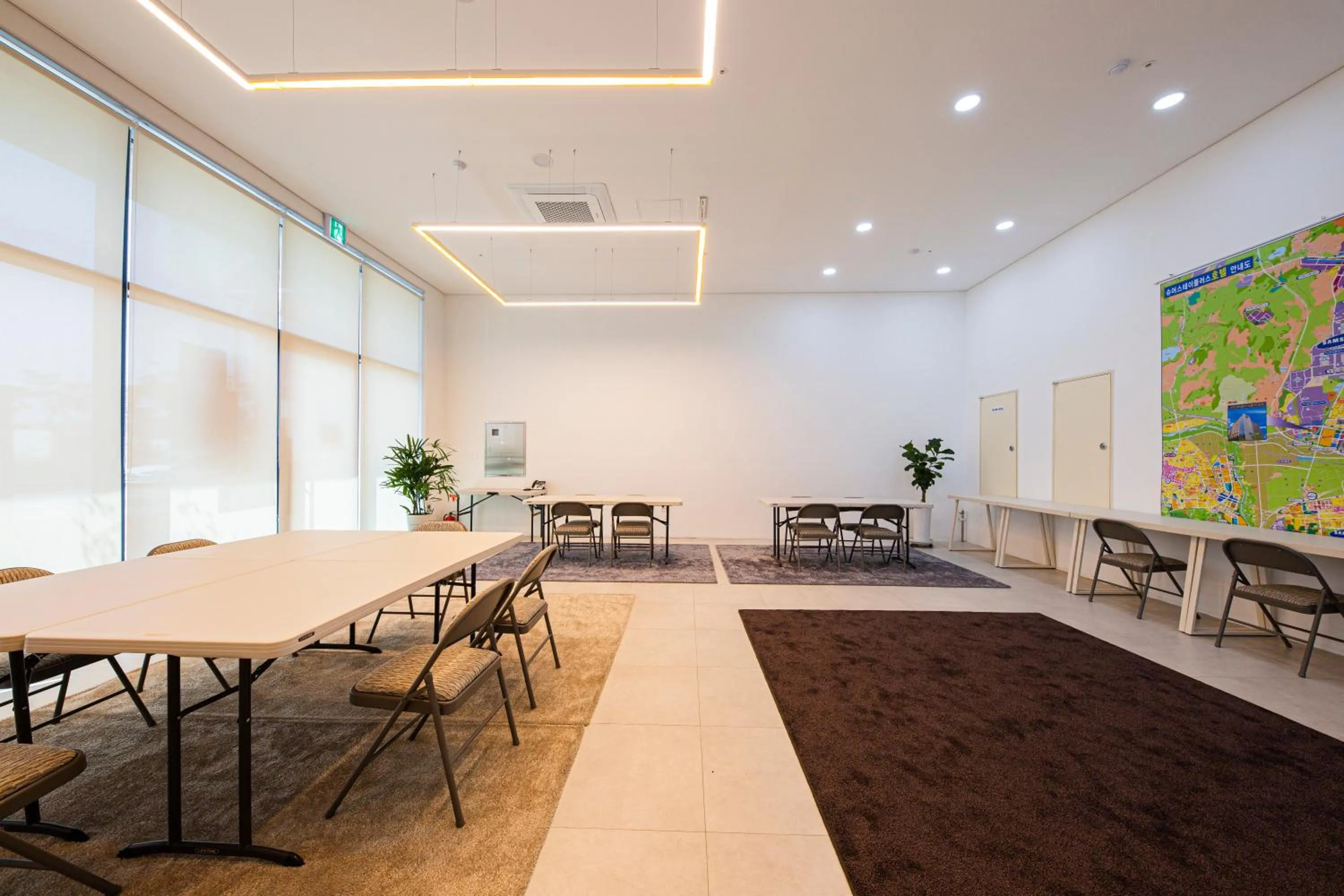 Meeting/conference room in Best Western Asan Hotel