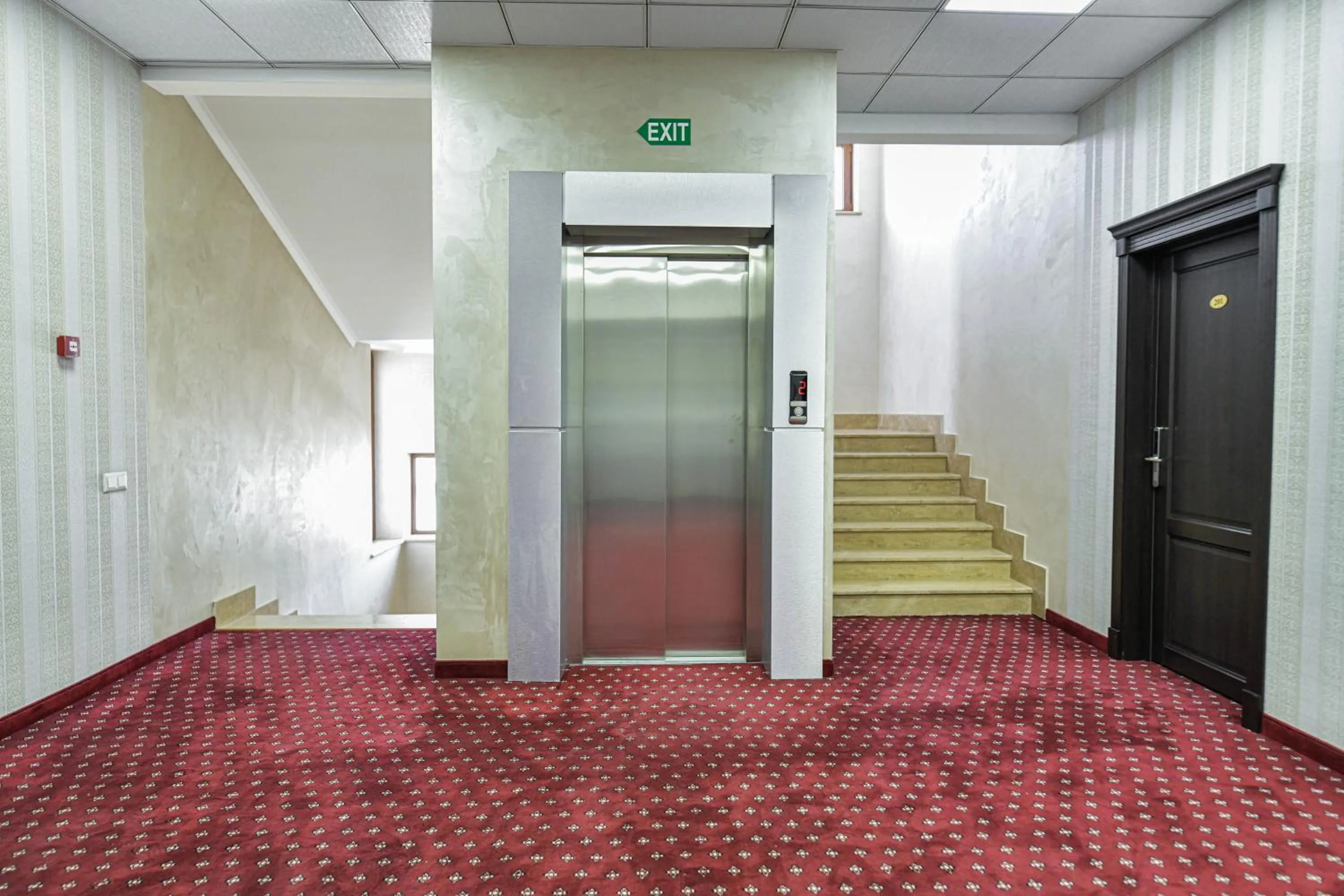 elevator in Welcome Inn Hotel