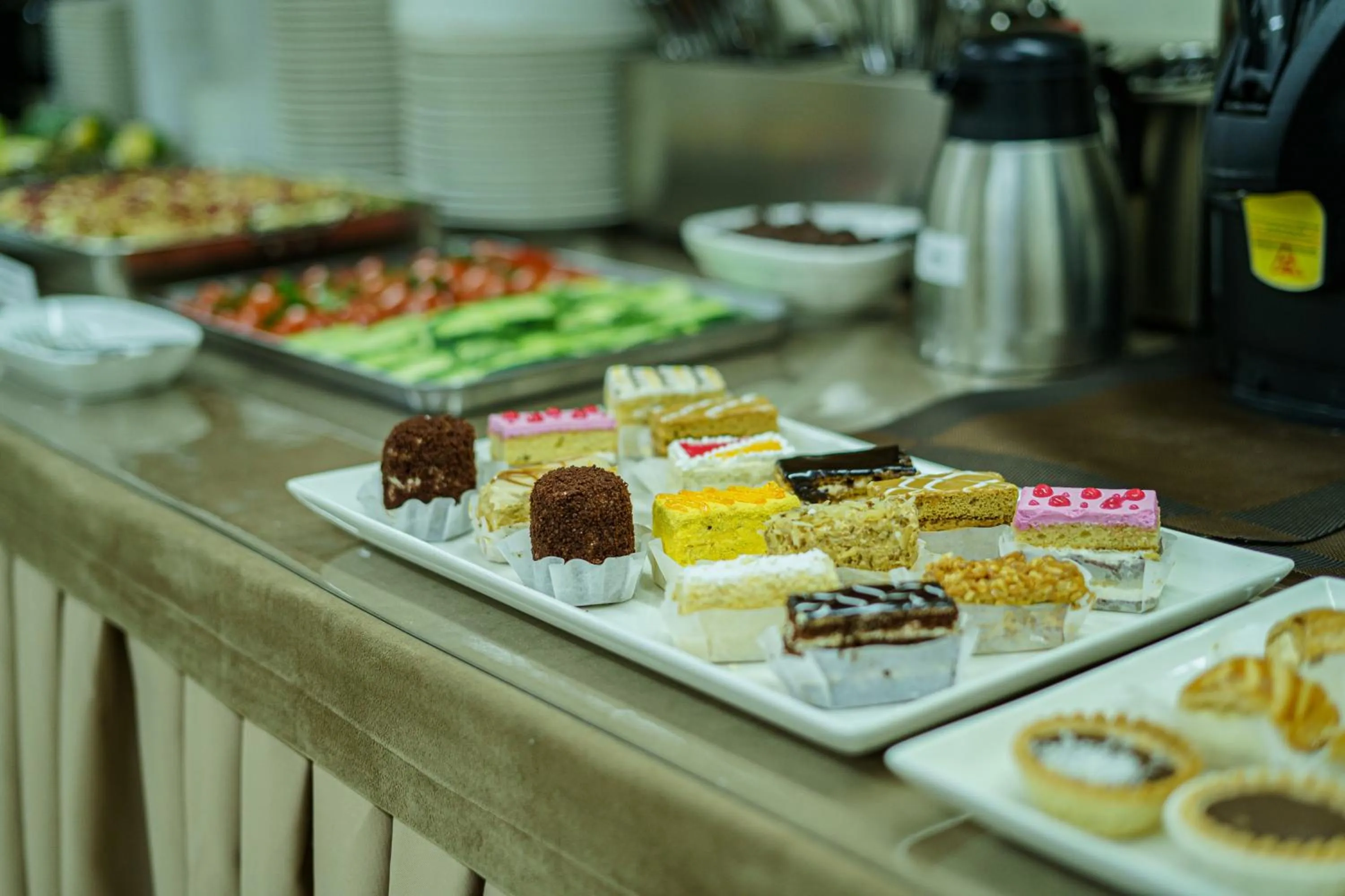 Restaurant/places to eat in Welcome Inn Hotel