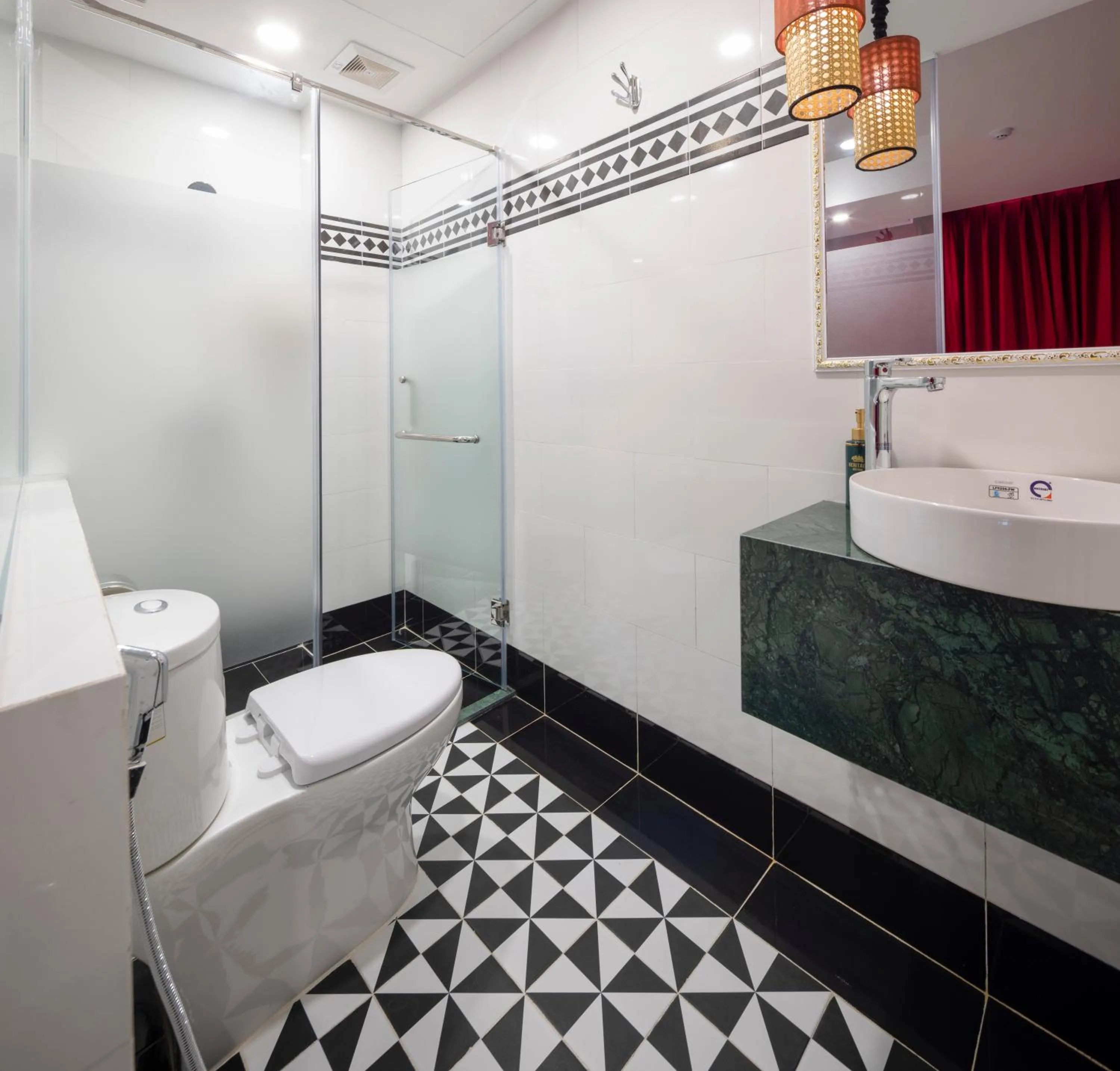 Toilet in Heritage Boutique Sierra Legend