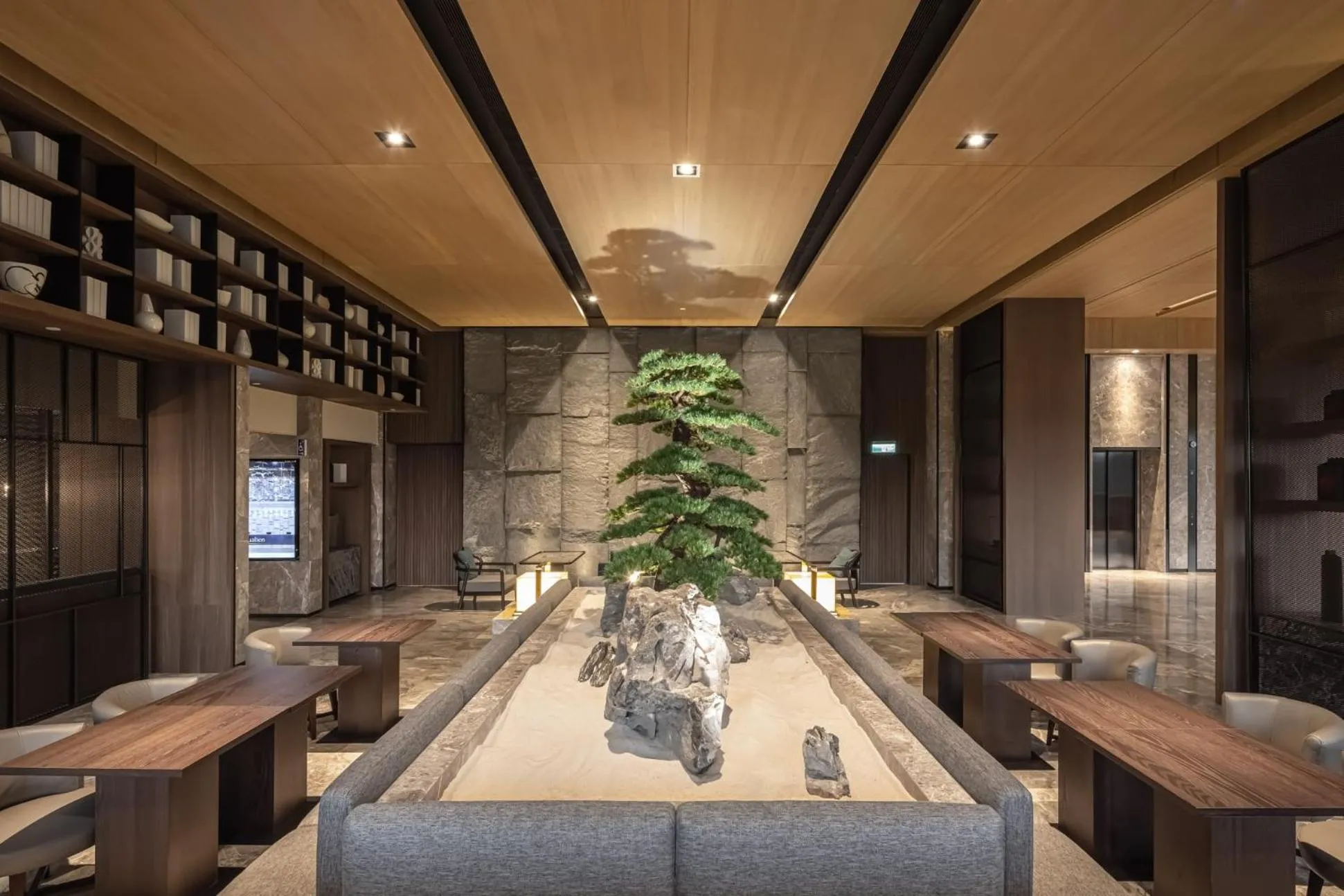 Communal lounge/ TV room in Lakeshore Hotel Hualien Taroko