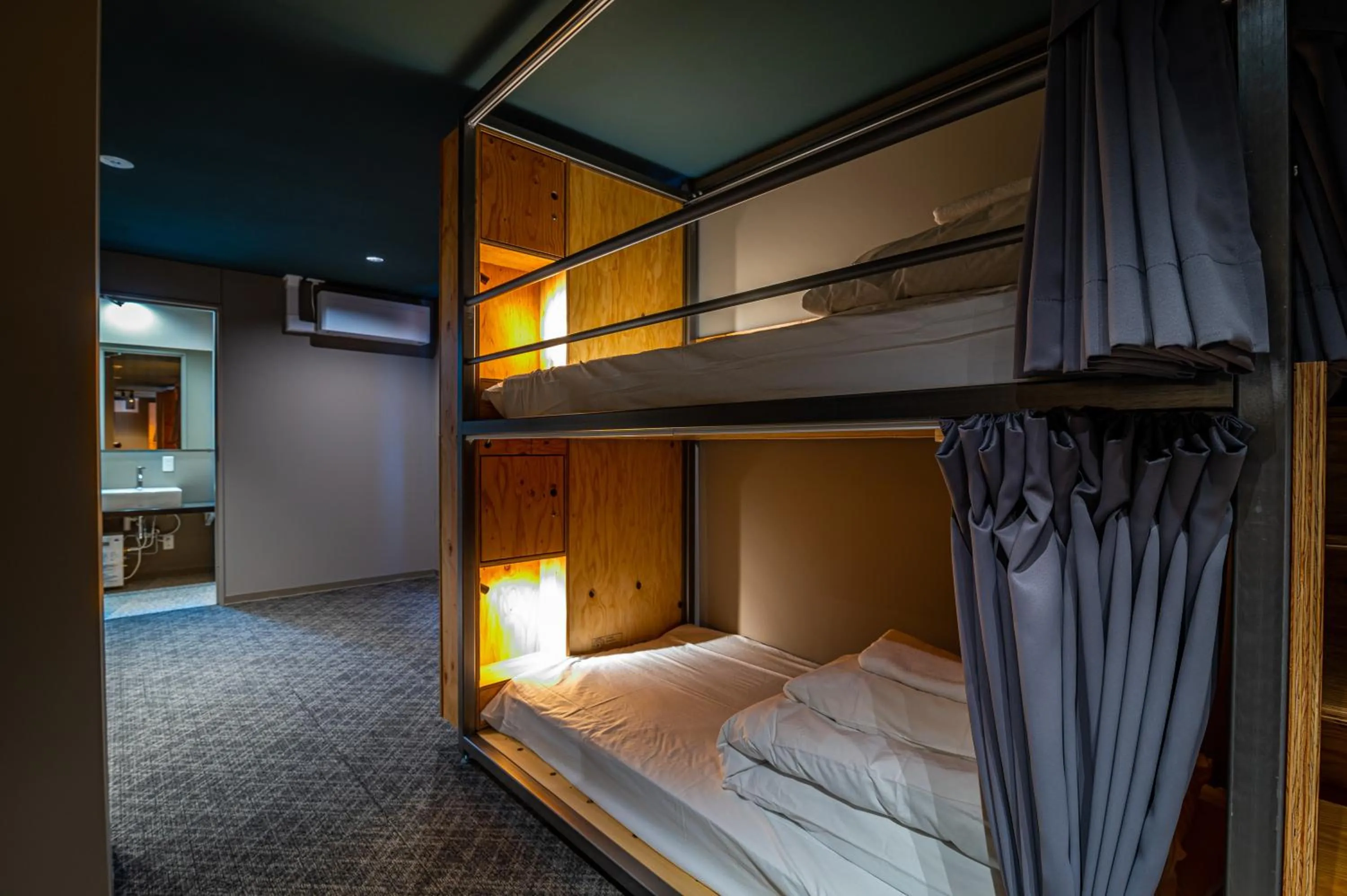Wise Owl Hostels River Tokyo