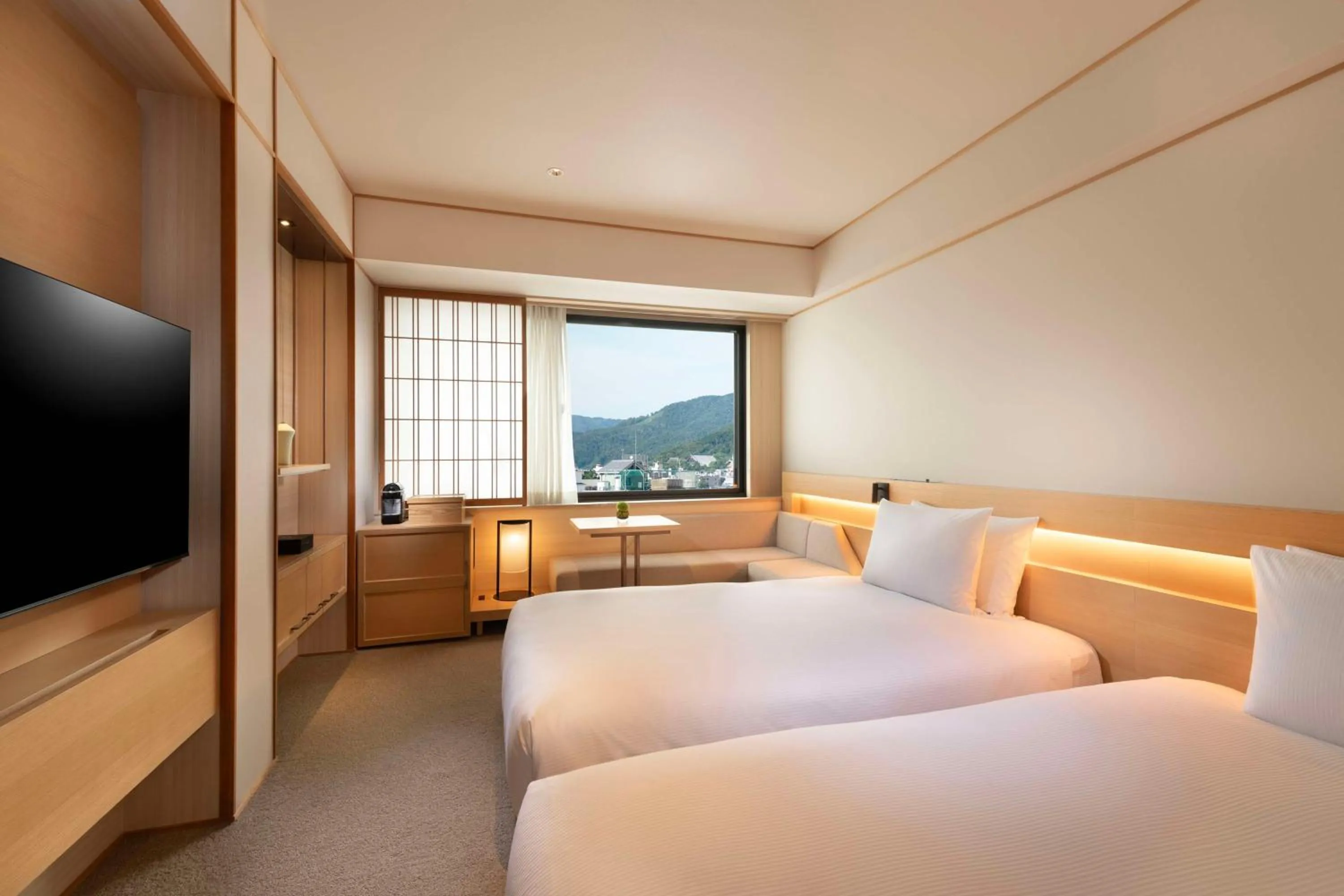 Bed in DoubleTree by Hilton Kyoto Higashiyama