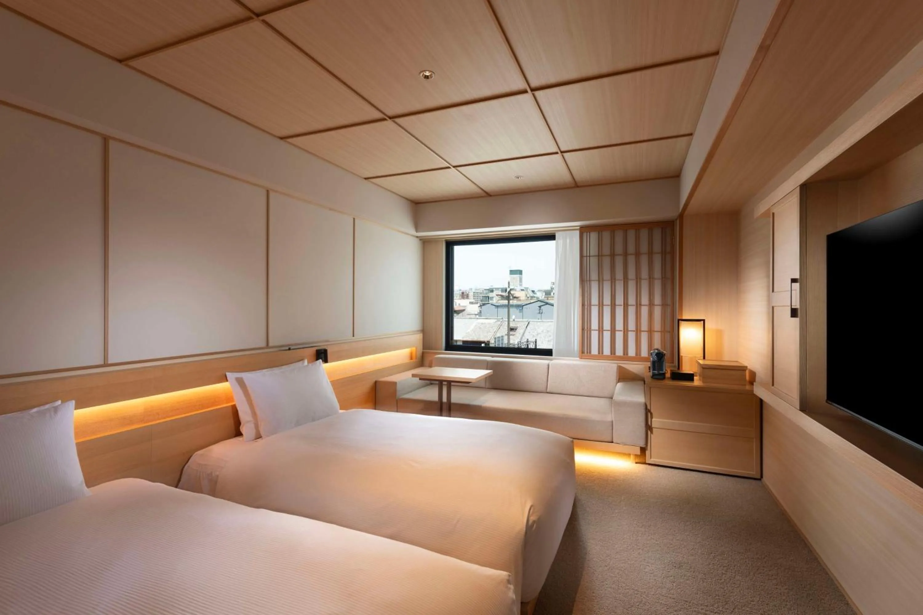 Bed in DoubleTree by Hilton Kyoto Higashiyama