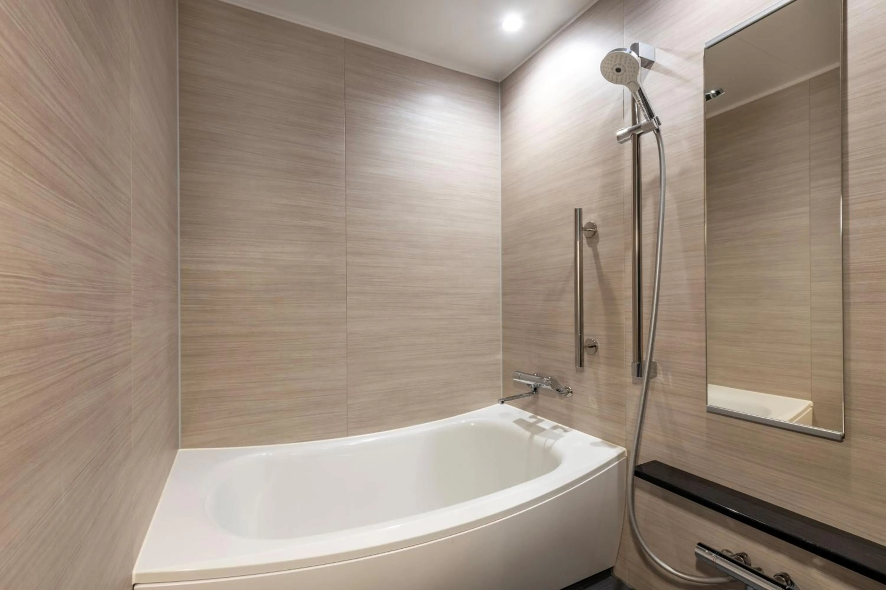 Shower in DoubleTree by Hilton Kyoto Higashiyama