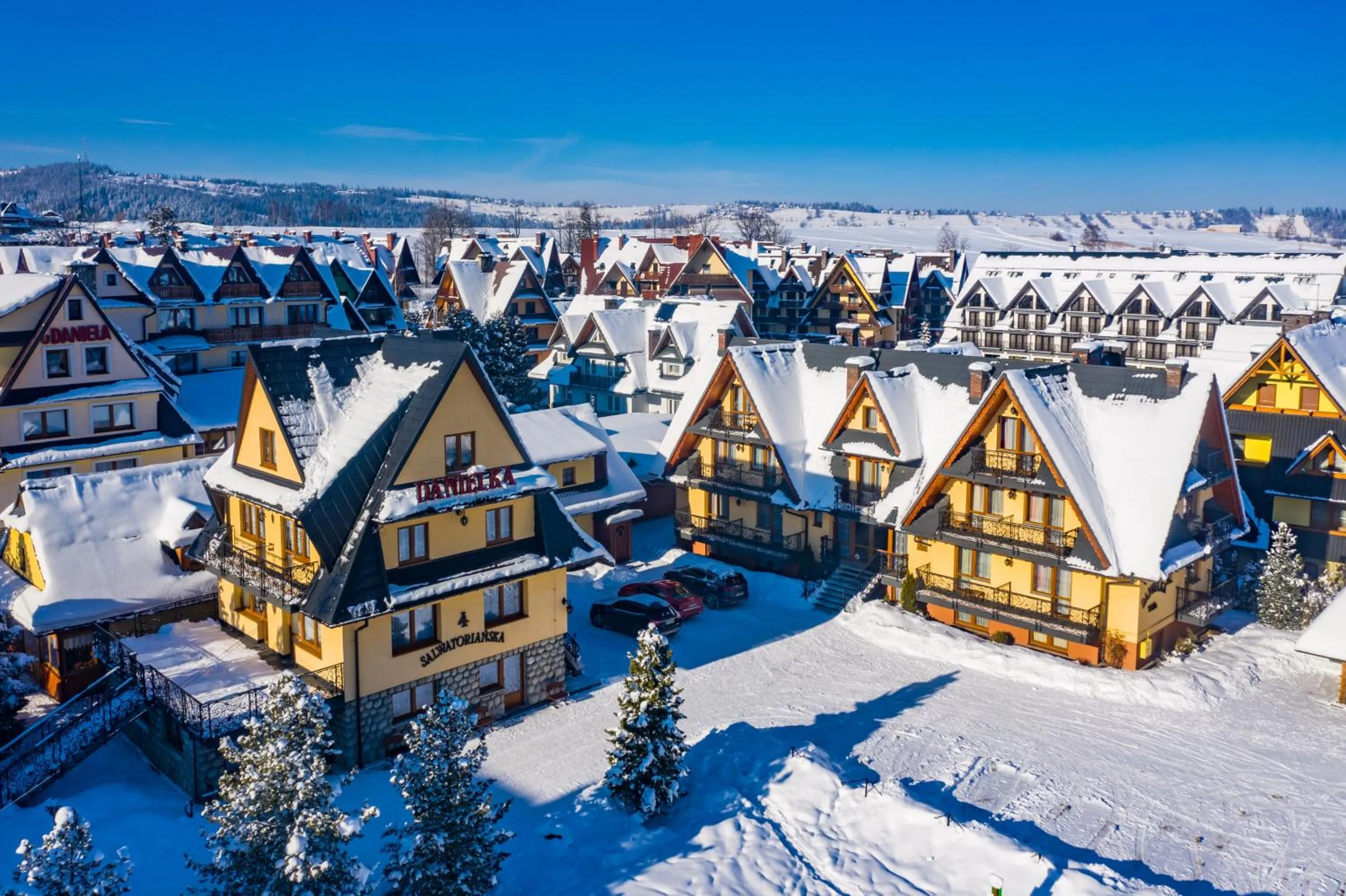 Property building in Willa Danielka