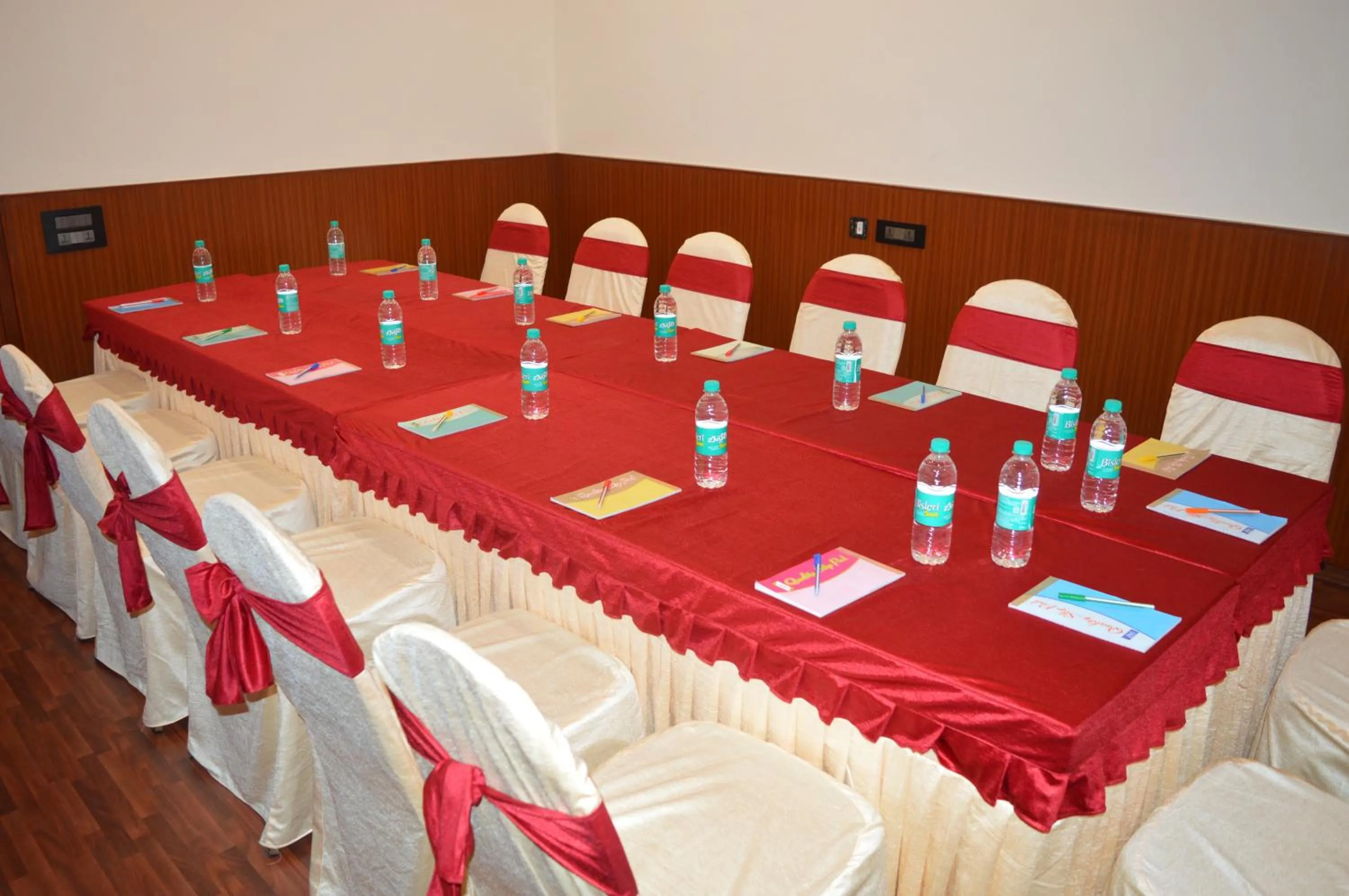 Restaurant/places to eat in Ayra Boutique Hotel