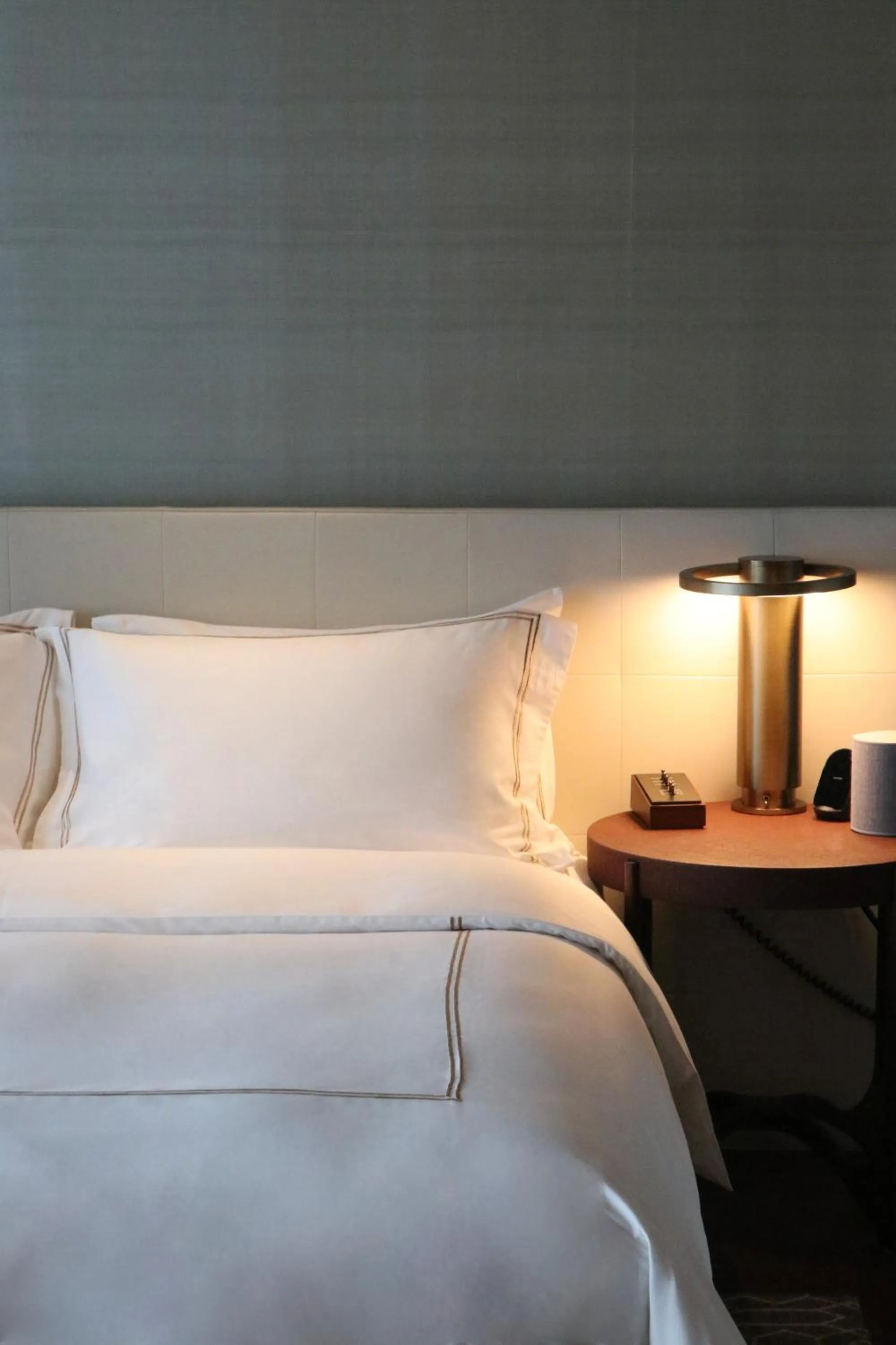 Bed in Andaz Shenzhen Bay