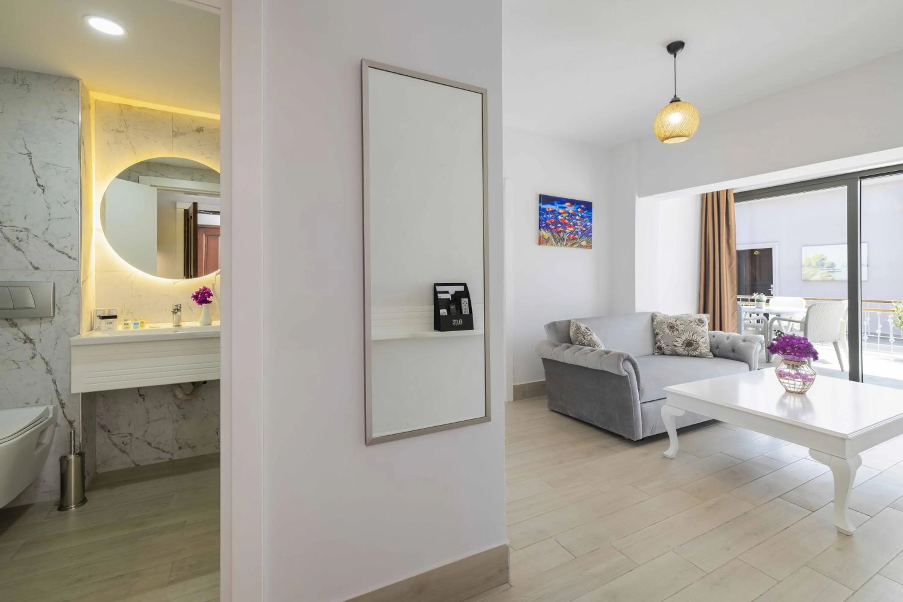 Seating area, Bed in Elite Hotel Yalıkavak