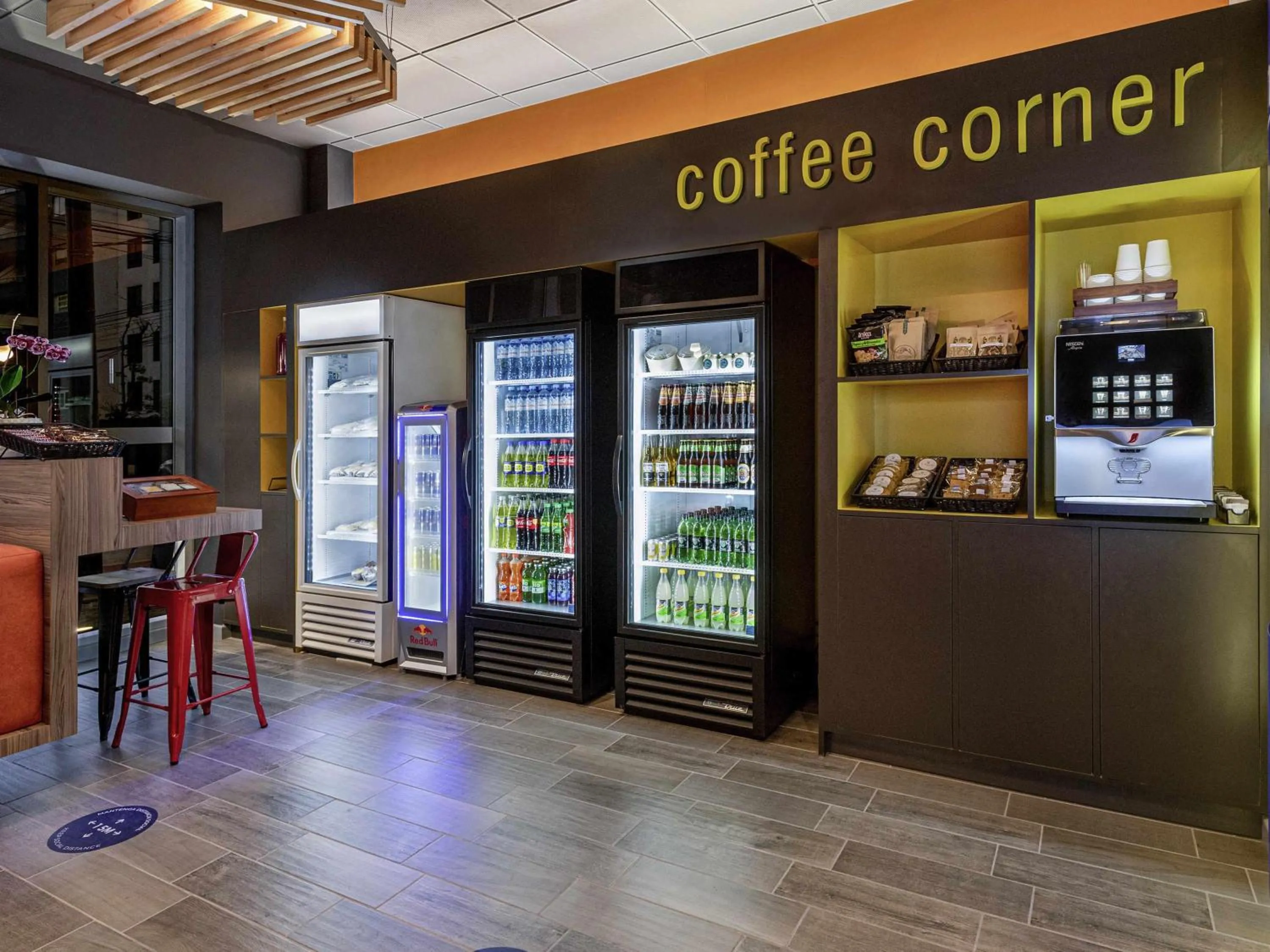 Lounge or bar in ibis budget Lima Miraflores