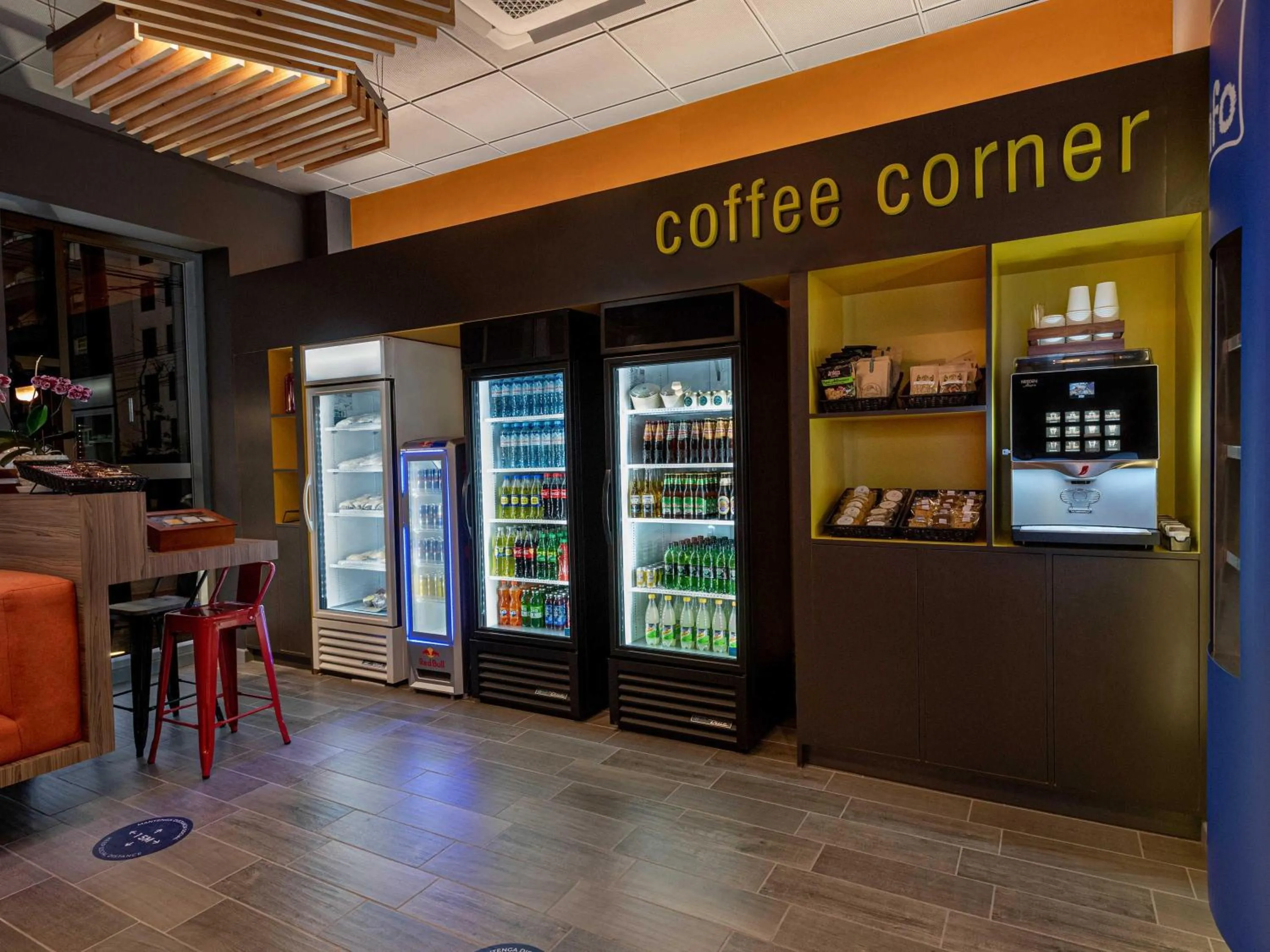 Lounge or bar in ibis budget Lima Miraflores