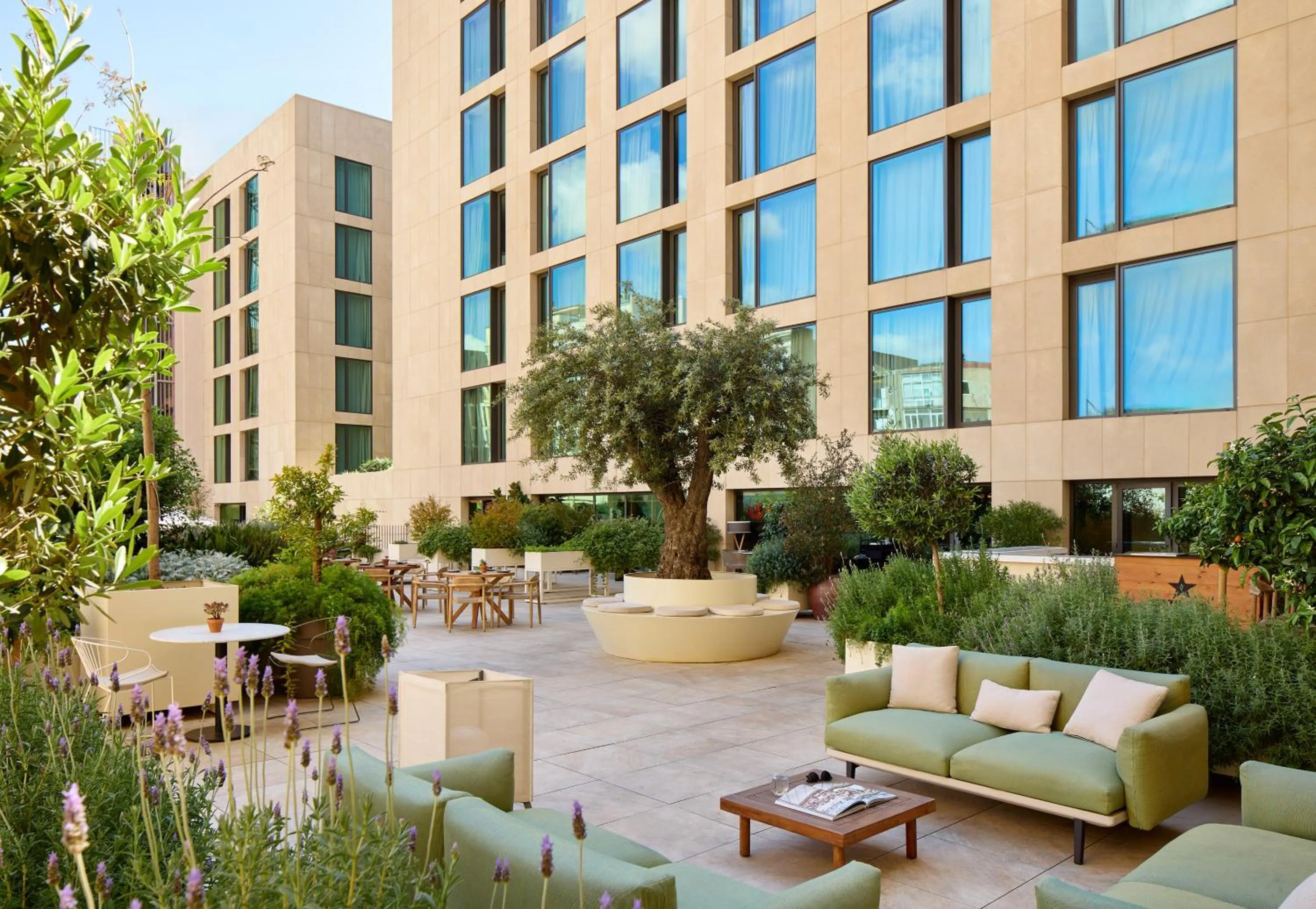 Restaurant/places to eat in ME Barcelona