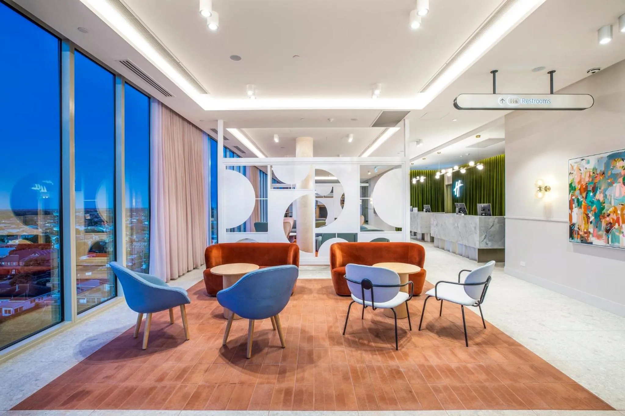 Lobby or reception in Holiday Inn Werribee by IHG