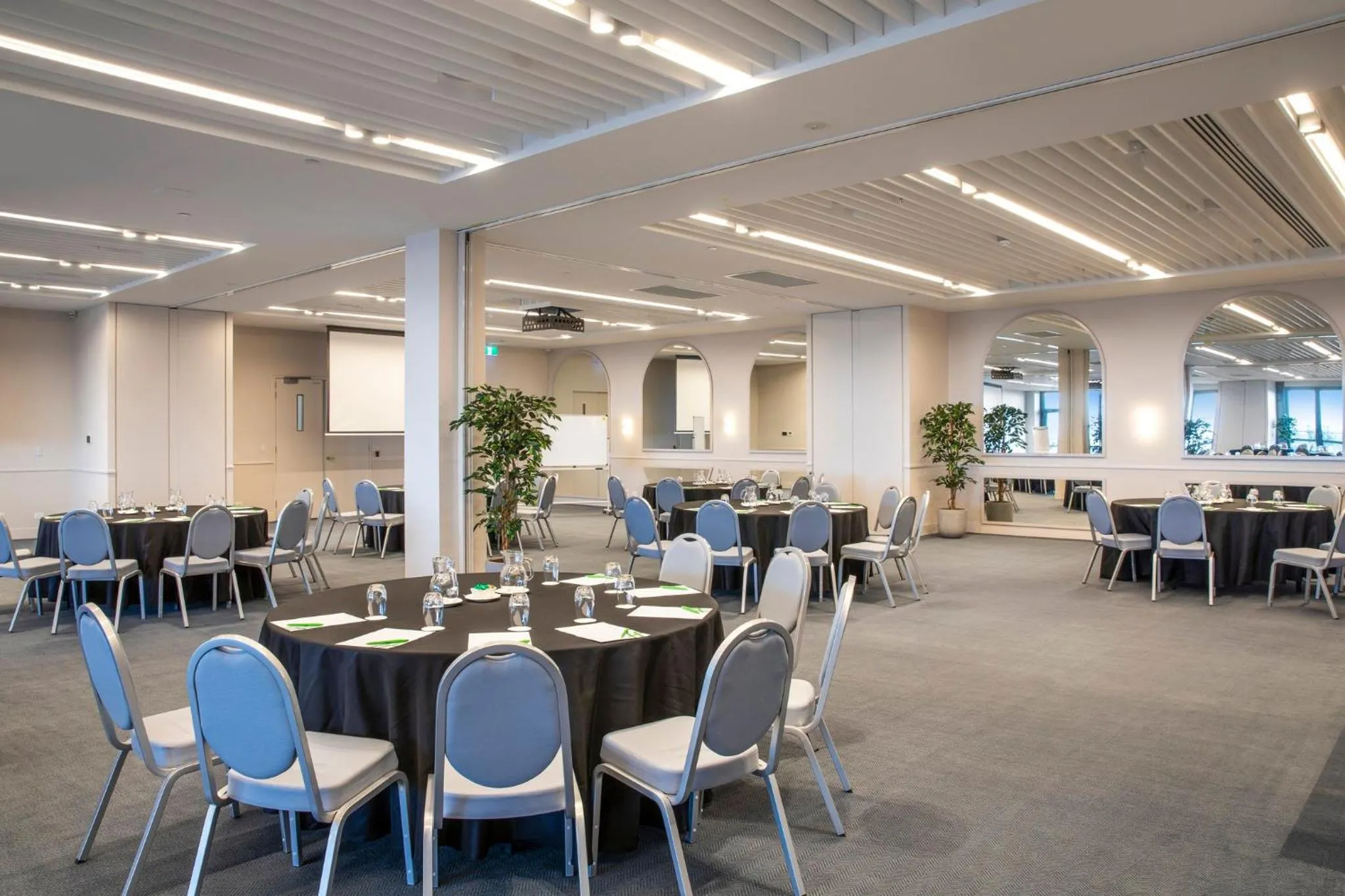 Meeting/conference room in Holiday Inn Werribee by IHG