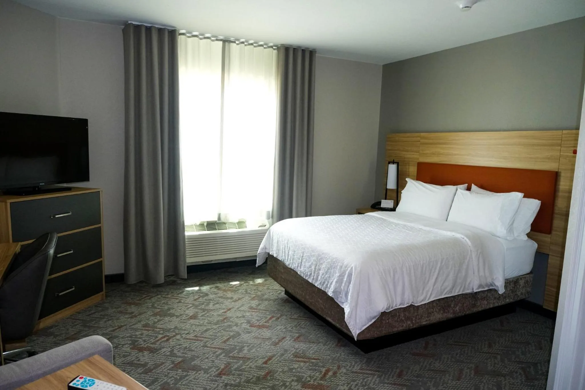 Photo of the whole room, Bed in Candlewood Suites - Ocala I-75 by IHG