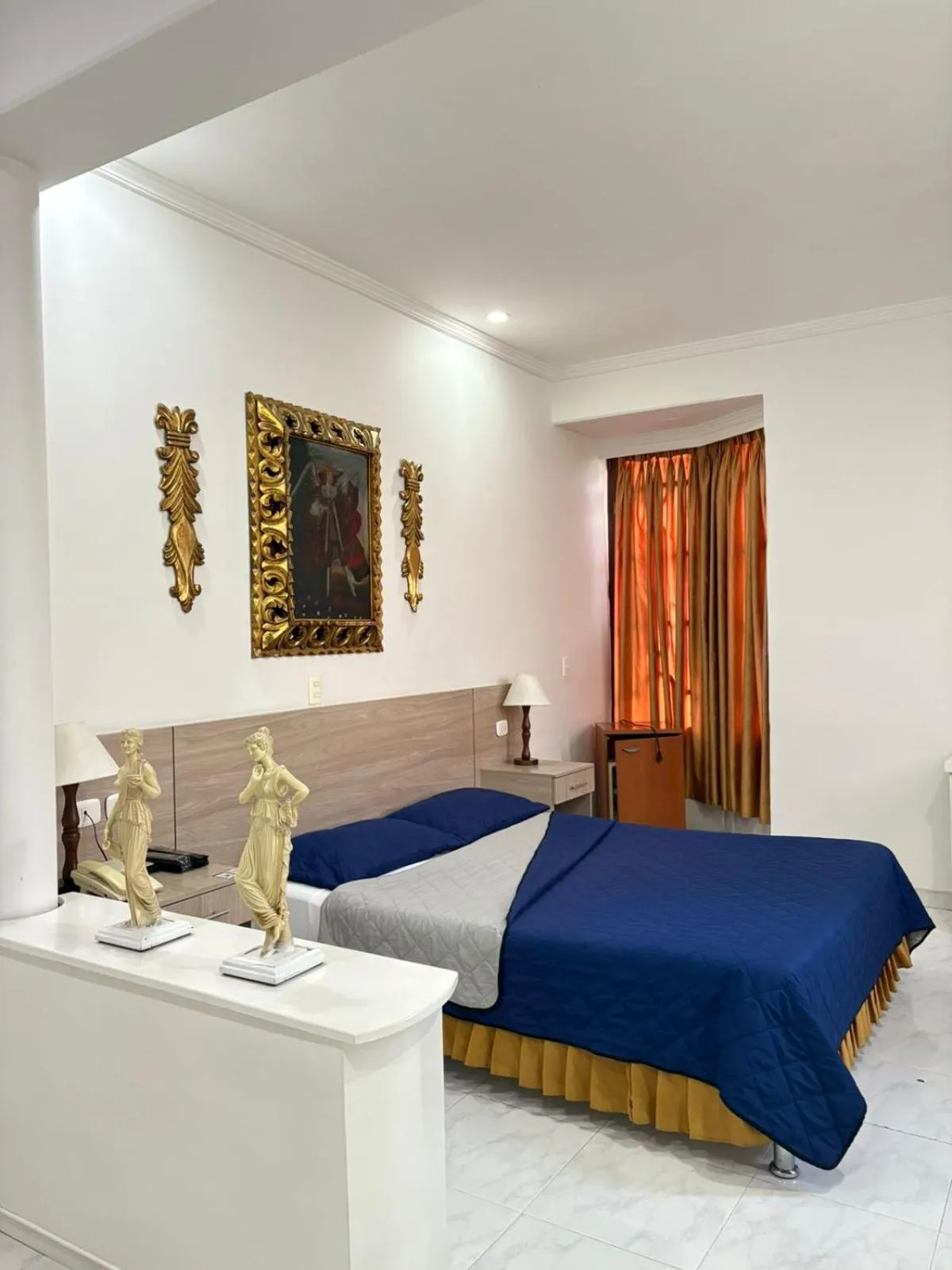 Restaurant/places to eat, Bed in Hotel Chucarima