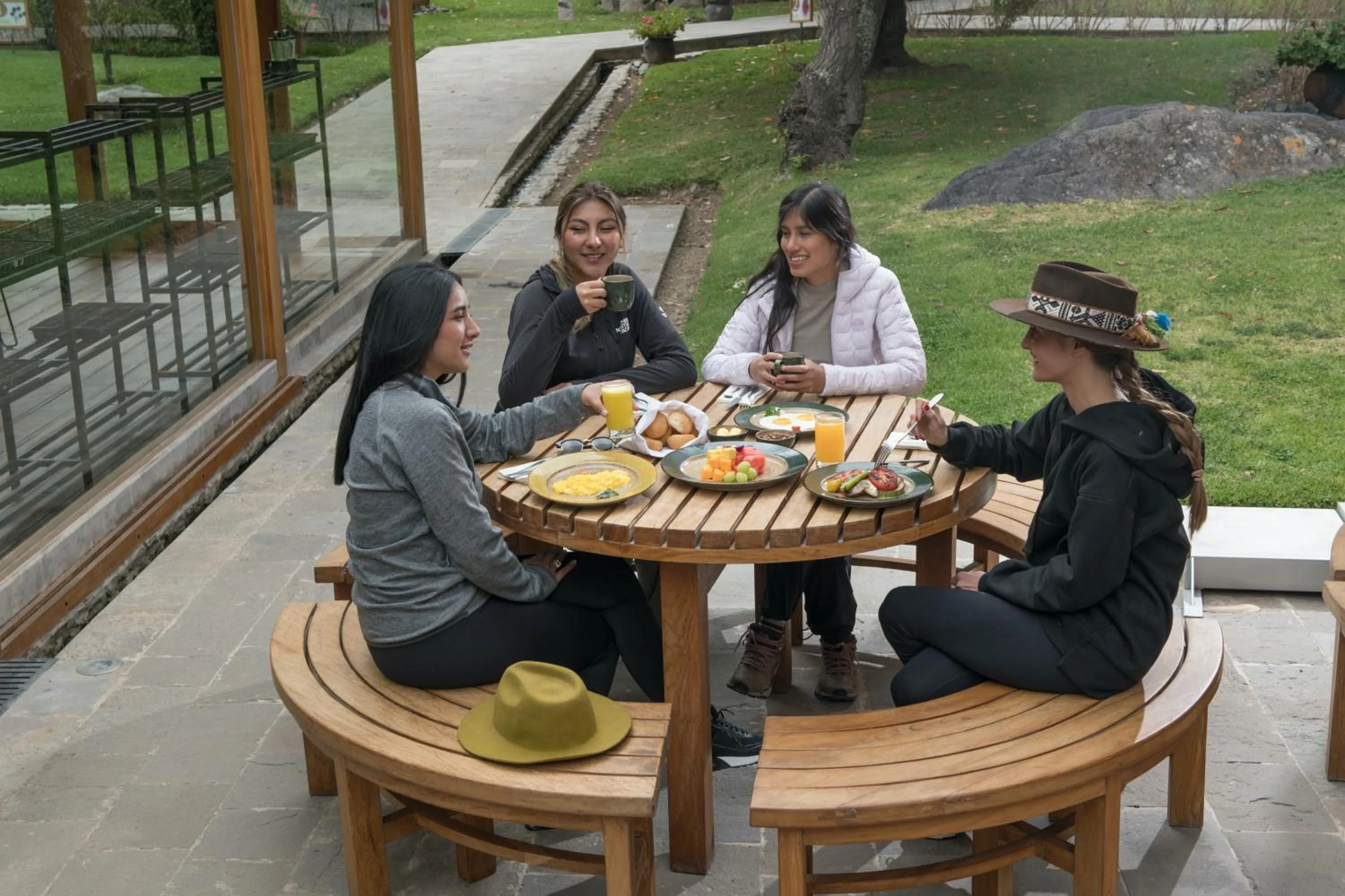People in Las Qolqas EcoResort Ollantaytambo