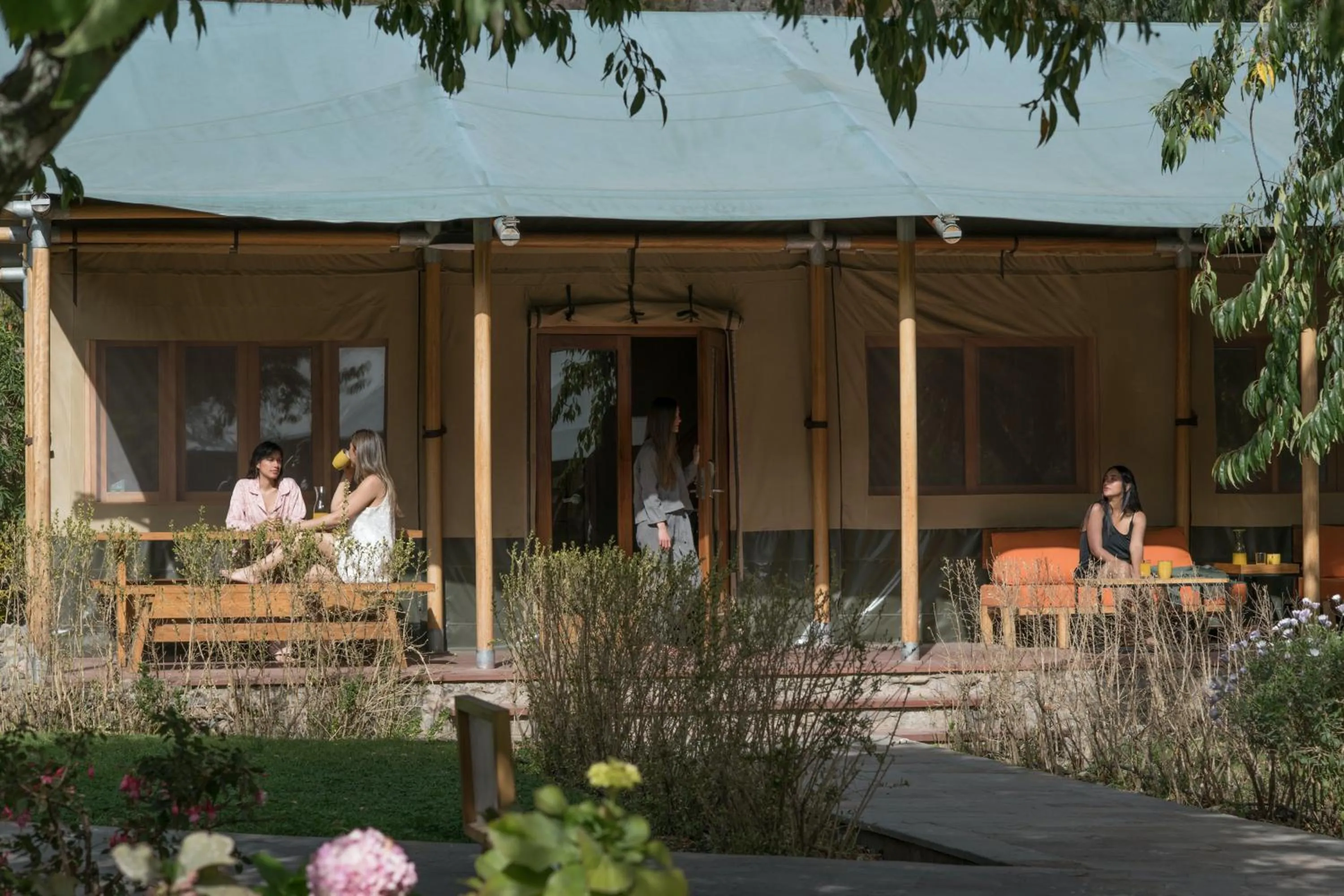 People in Las Qolqas EcoResort Ollantaytambo
