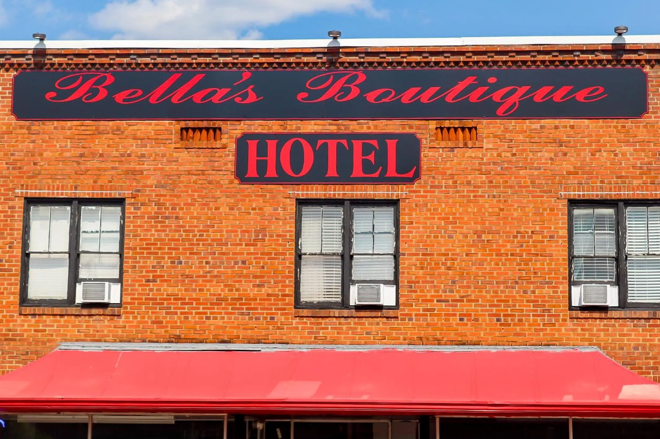 Property building in Bella's Boutique Hotel