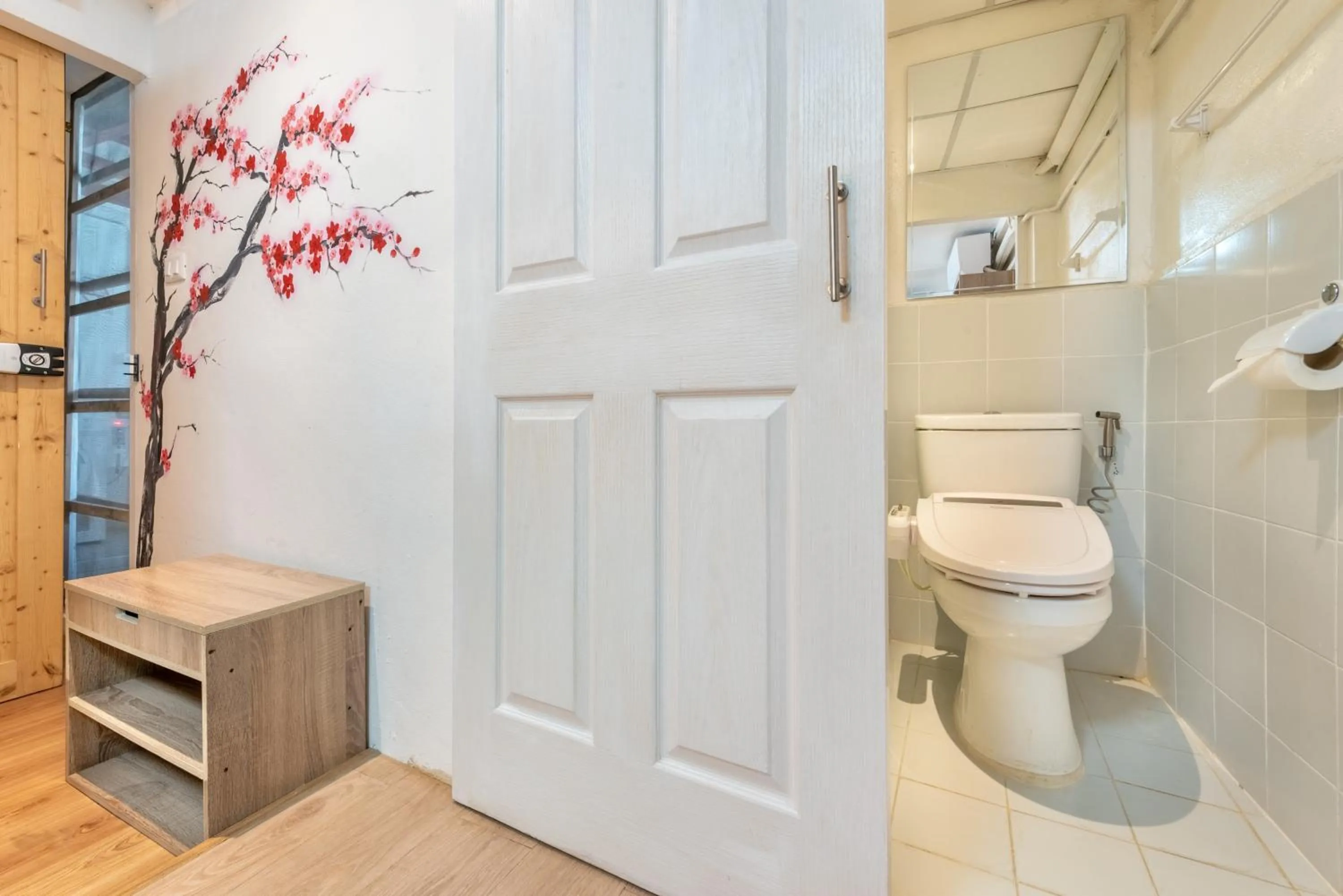 Toilet in โรงแรมชิบะรูม นครราชสีมา สาขามหาวิทยาลัยเทคโนโลยีสุรนารี