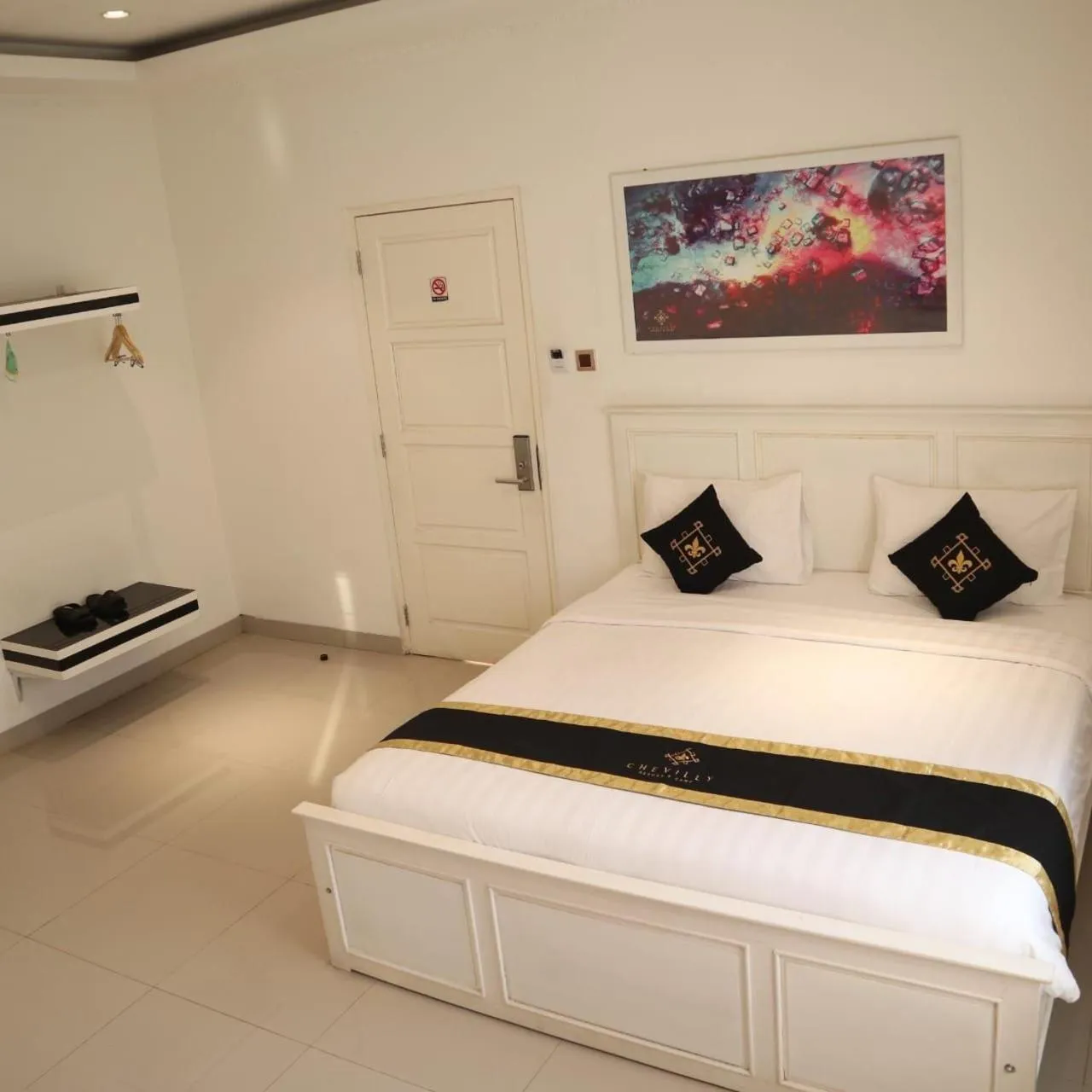 Bed in Chevilly Resort & Camp