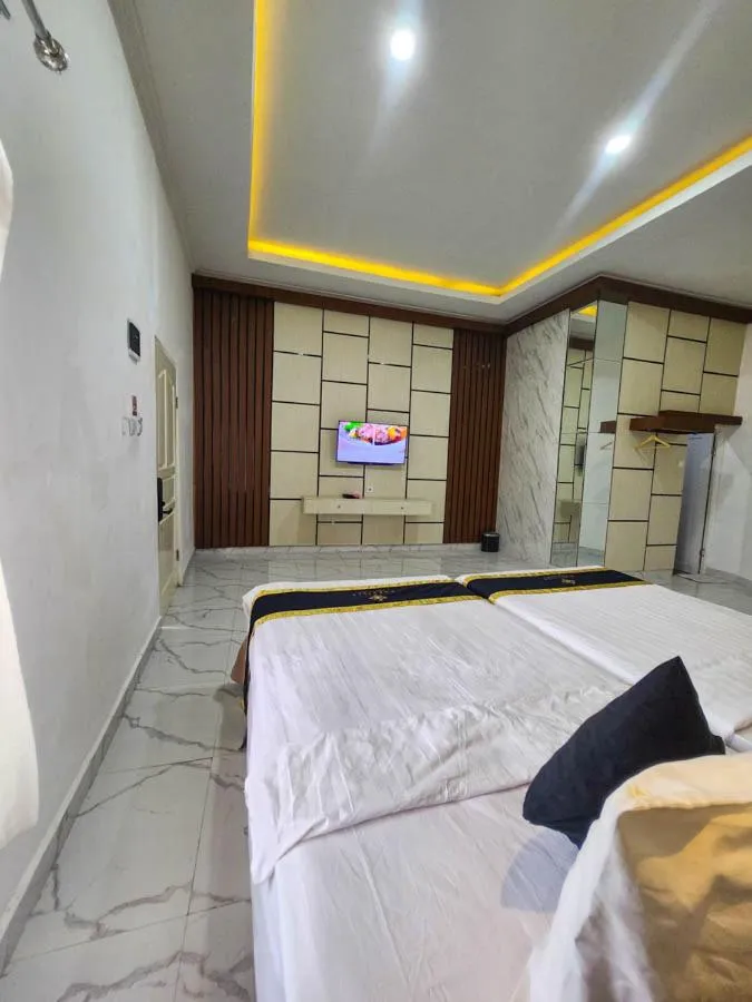 Bed in Chevilly Resort & Camp