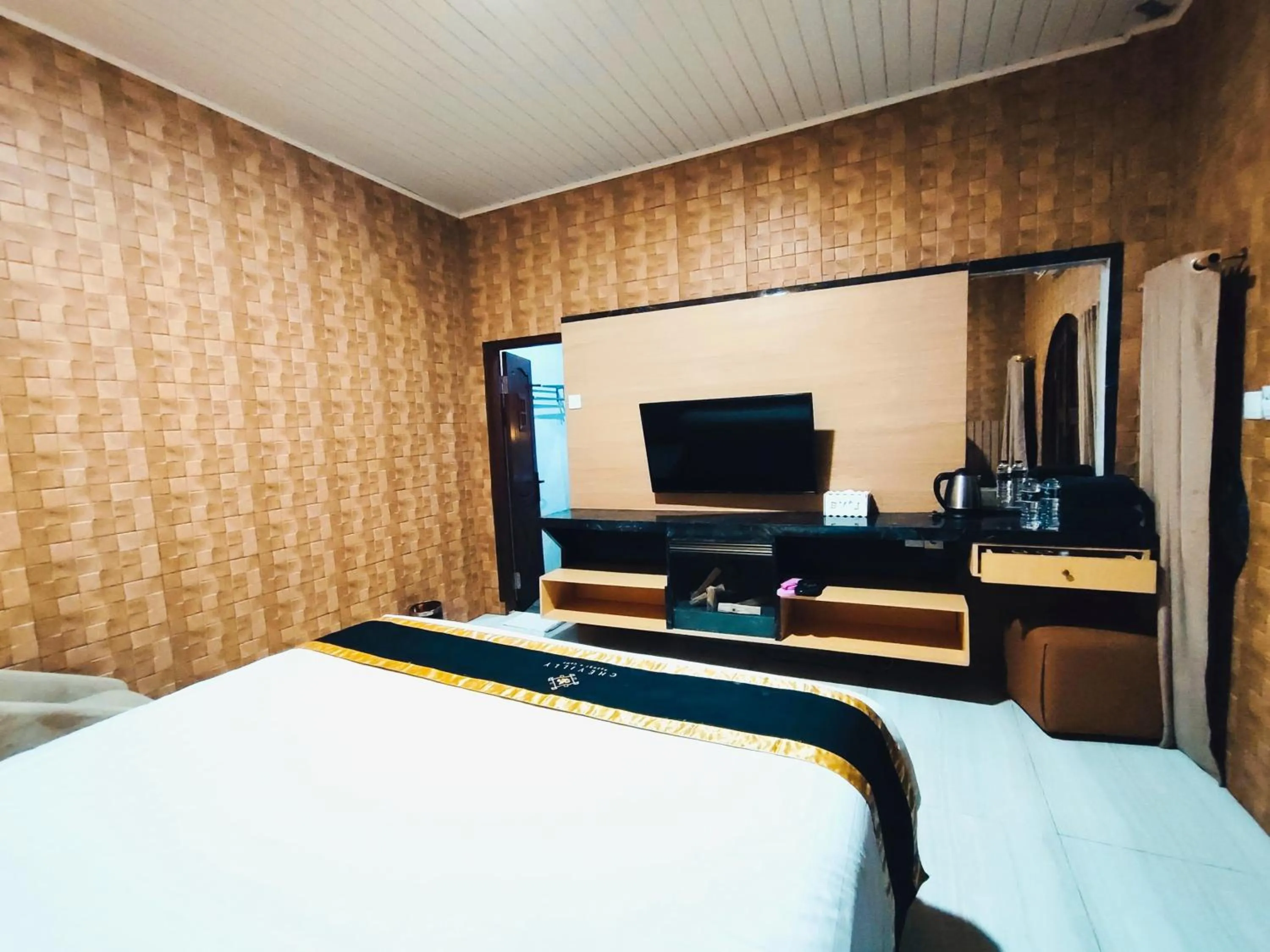 Bed in Chevilly Resort & Camp