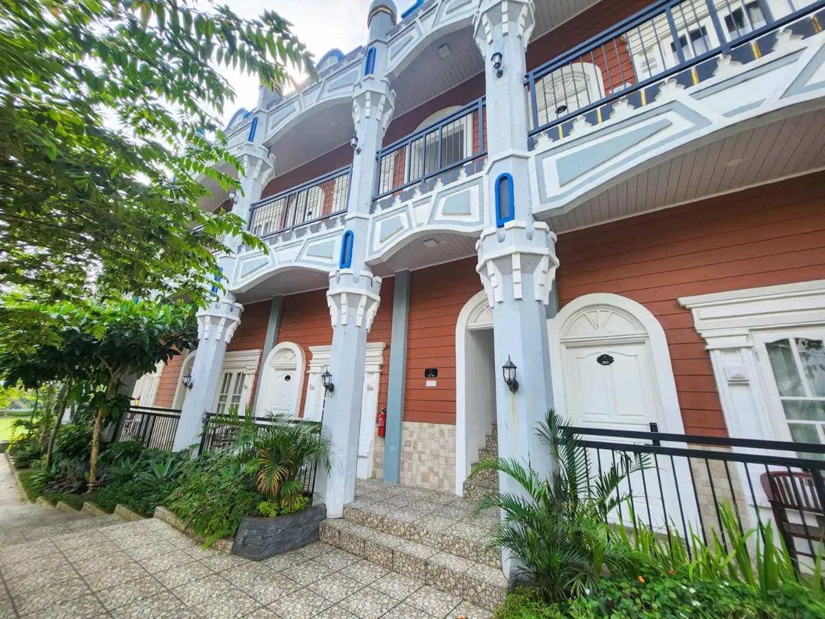 Chevilly Resort & Camp