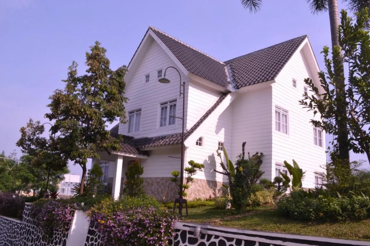 Property building in Chevilly Resort & Camp