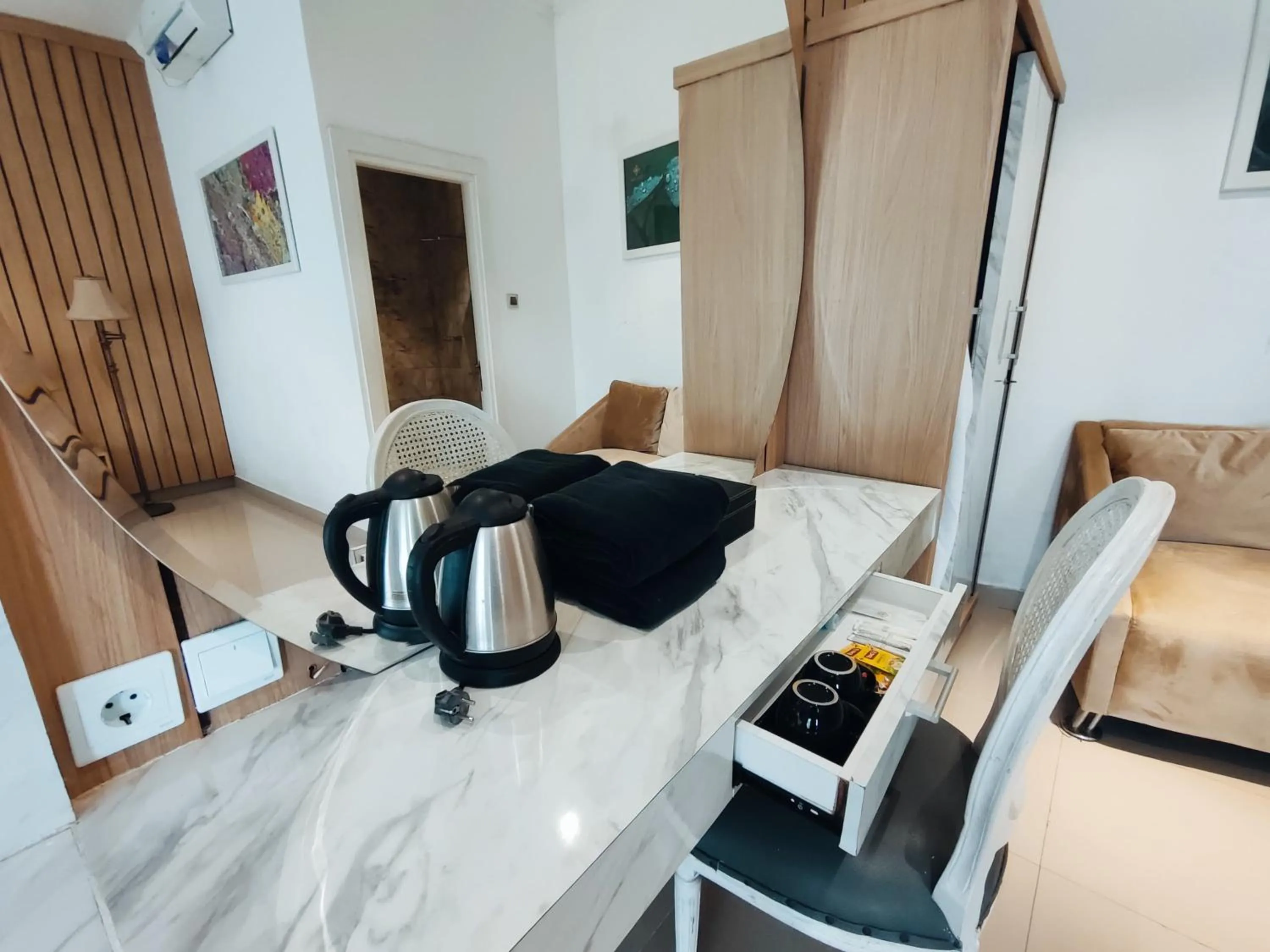 Bed in Chevilly Resort & Camp