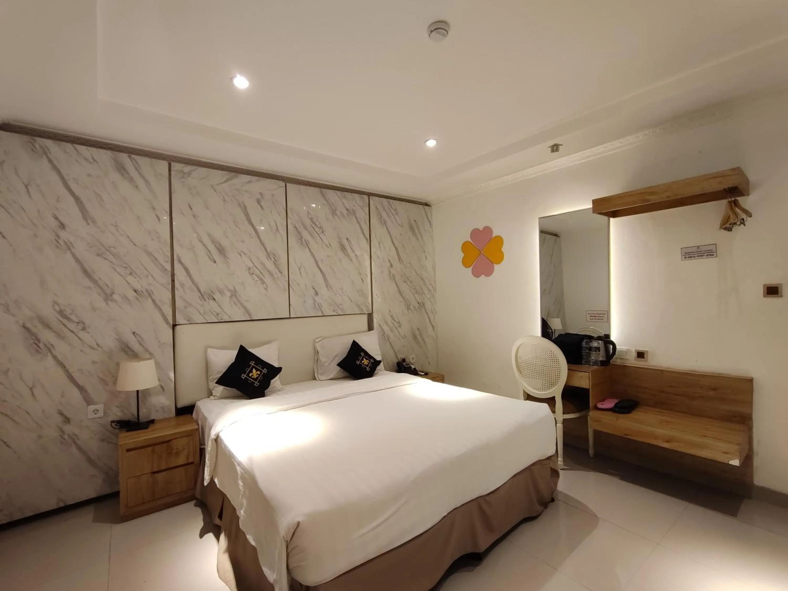 Bed in Chevilly Resort & Camp