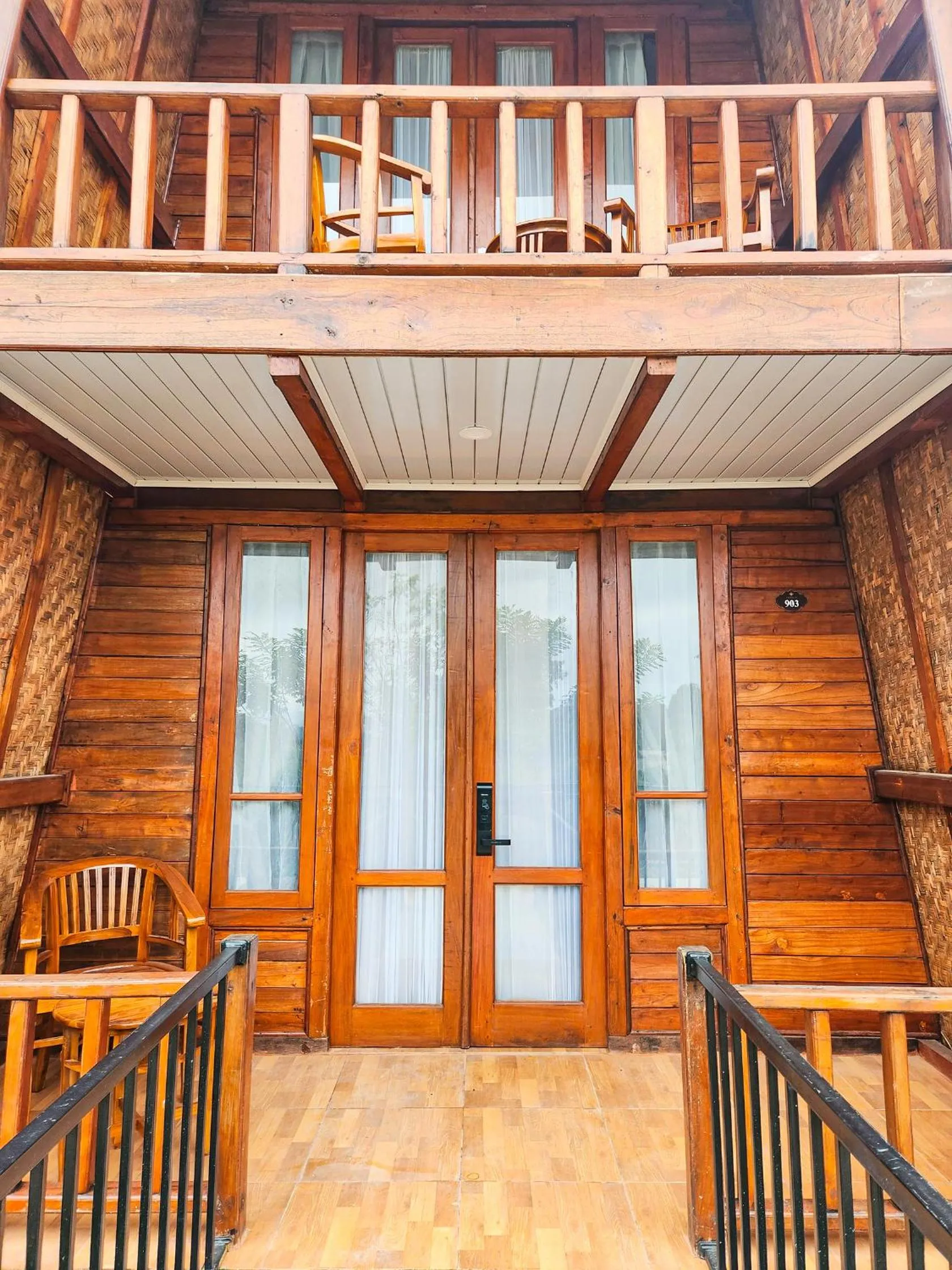 Balcony/Terrace in Chevilly Resort & Camp