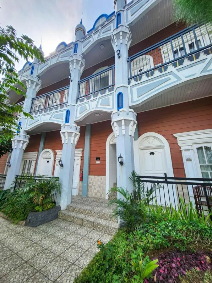 Chevilly Resort & Camp