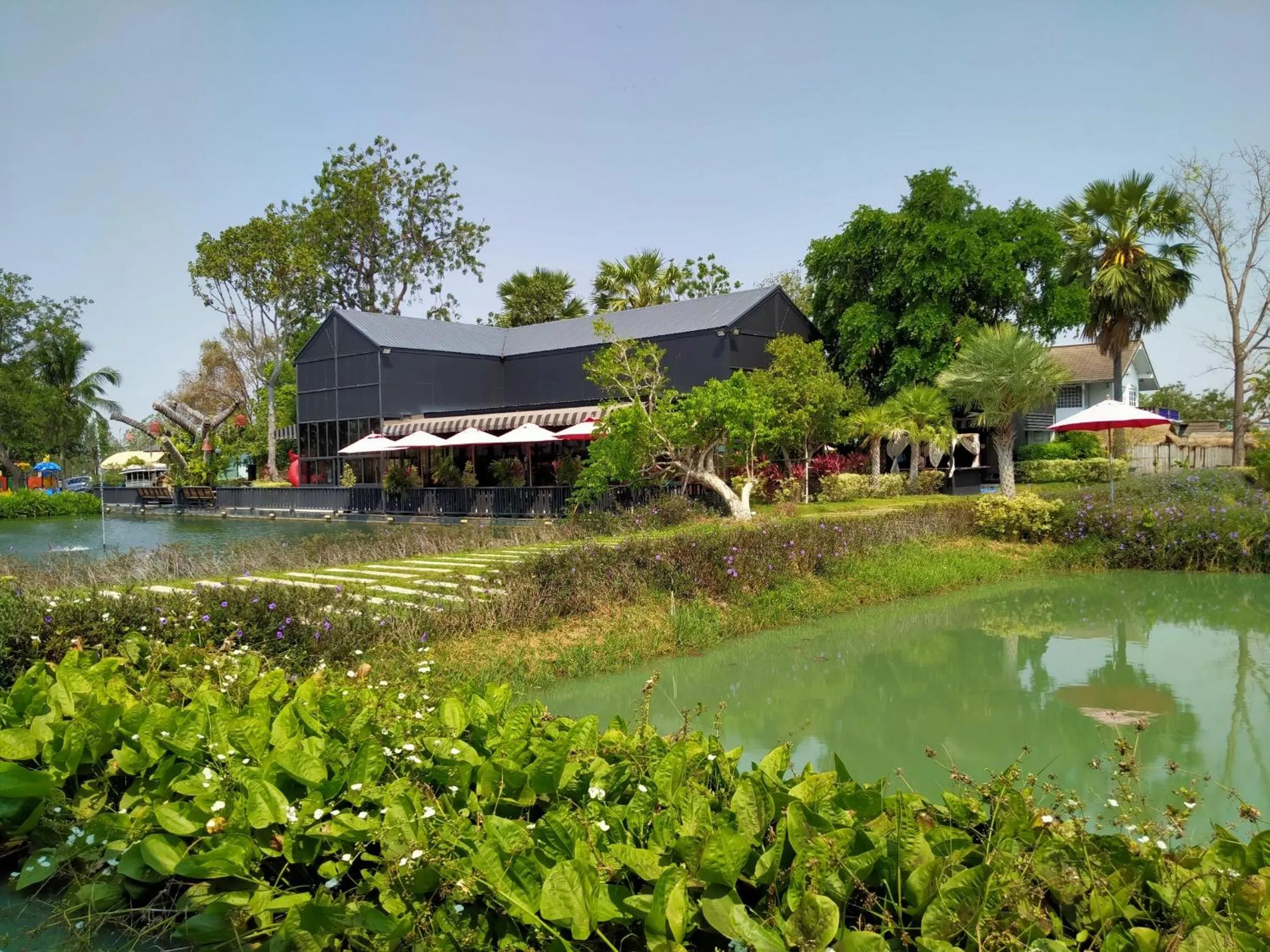 Neighbourhood in wuadaeng villa