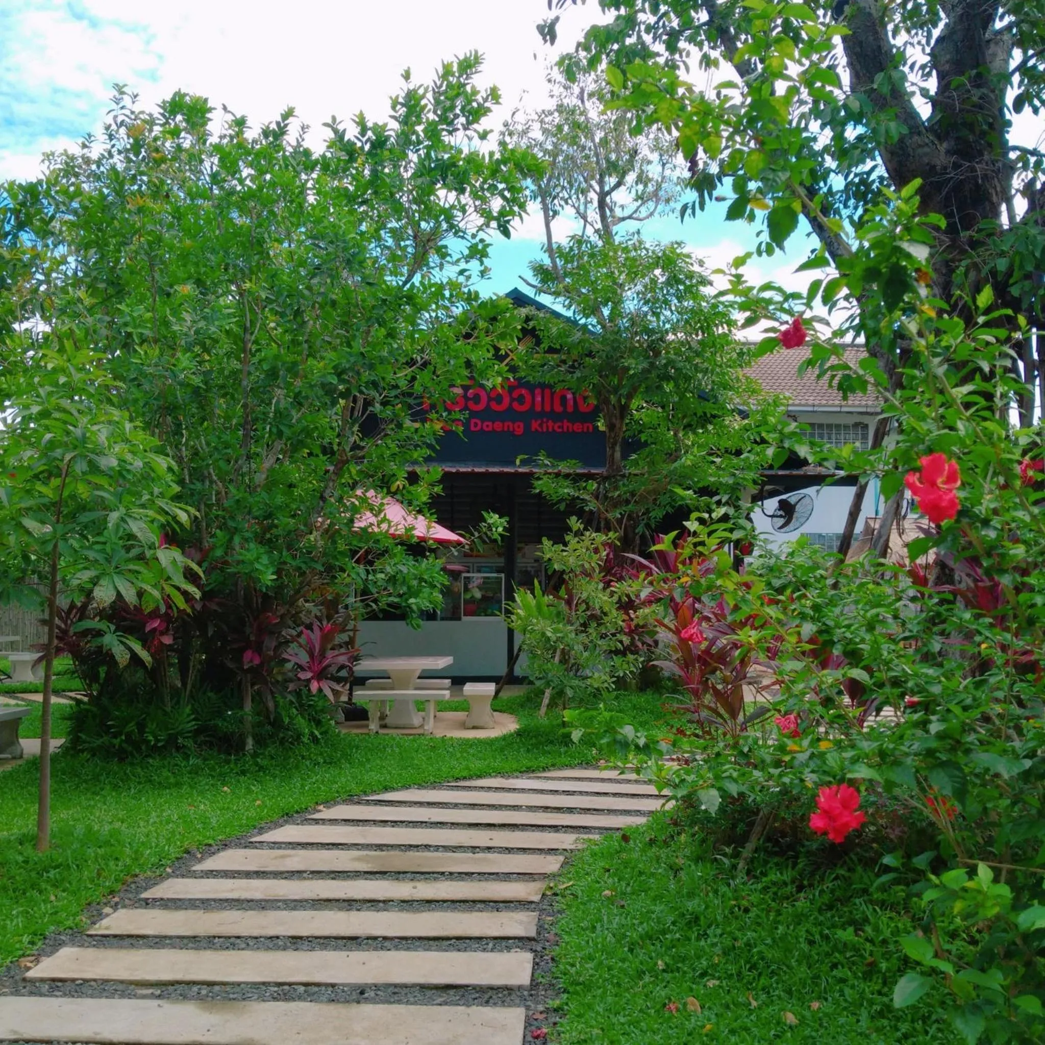 Garden in wuadaeng villa