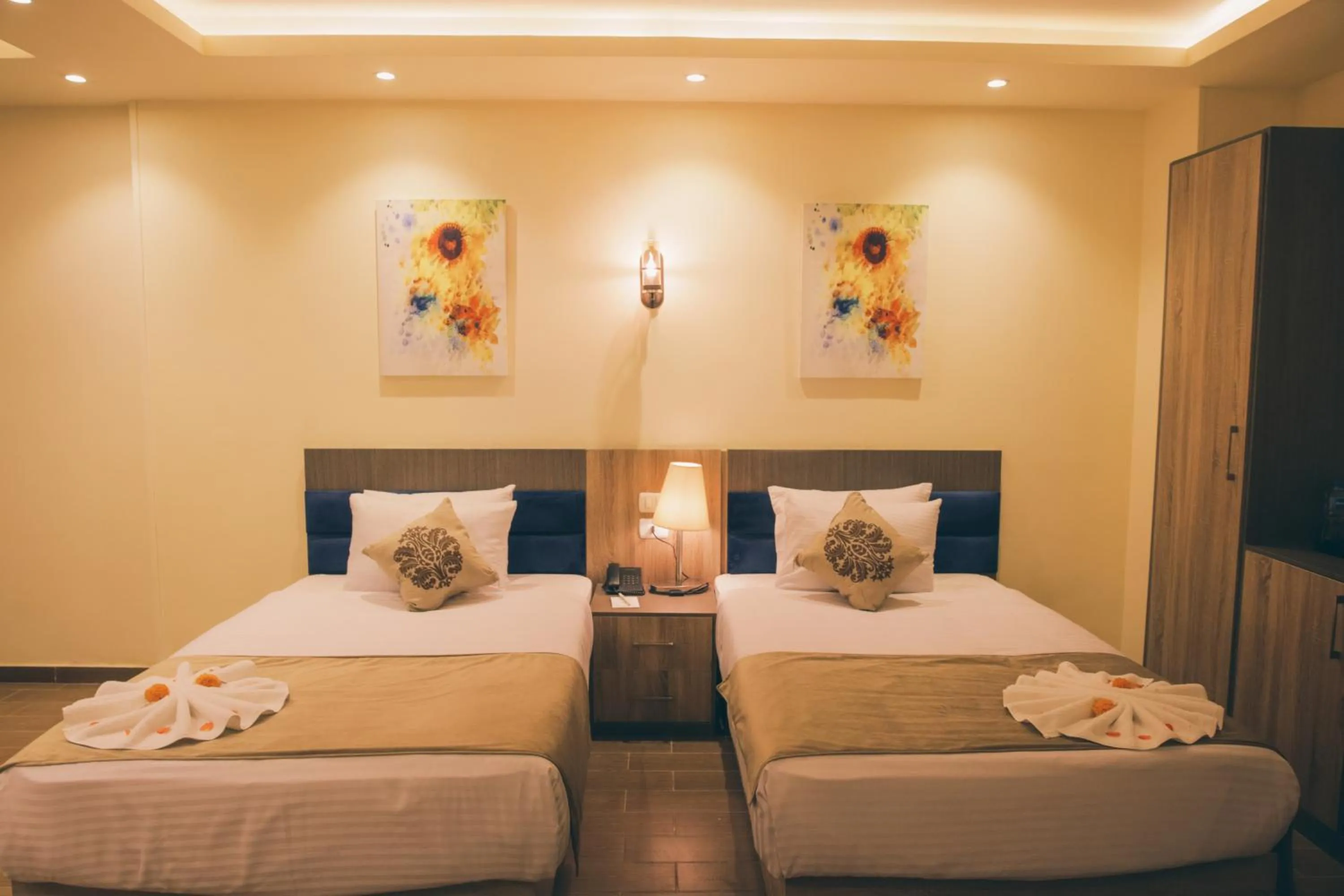 Photo of the whole room, Bed in Jewel Green Mountain Hotel