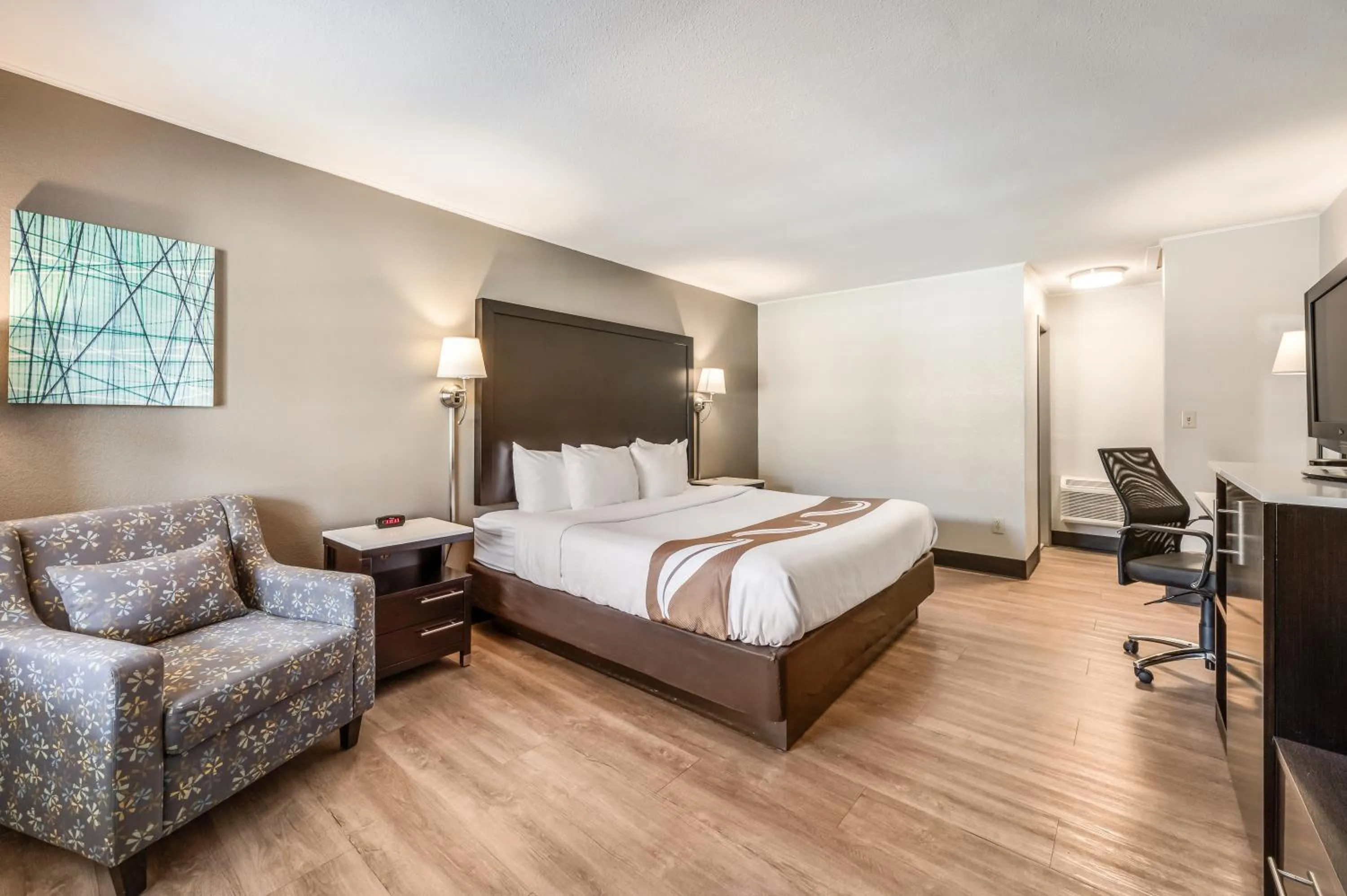 Bedroom, Bed in Quality Inn Poughkeepsie