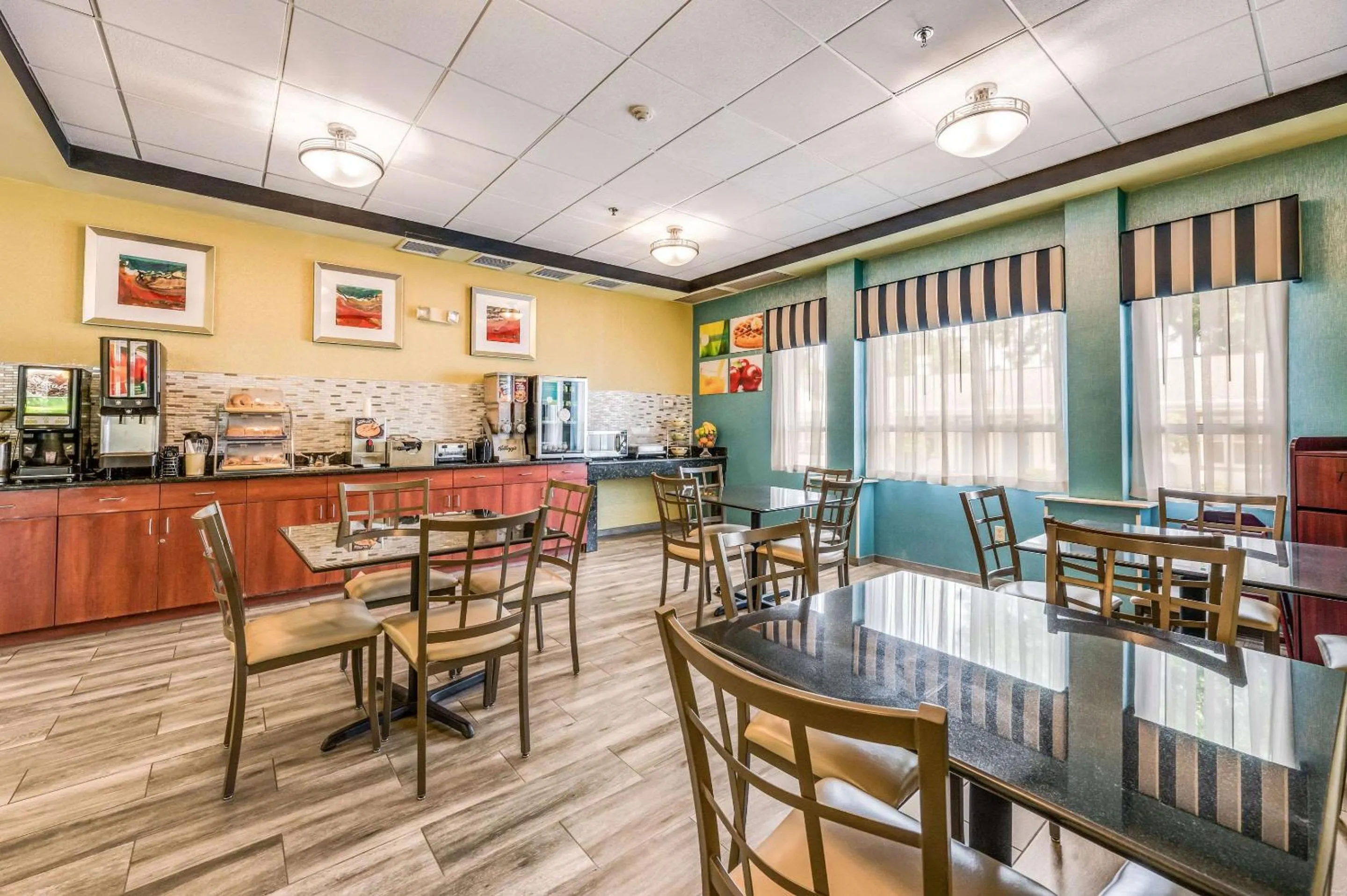 Restaurant/places to eat in Quality Inn Poughkeepsie