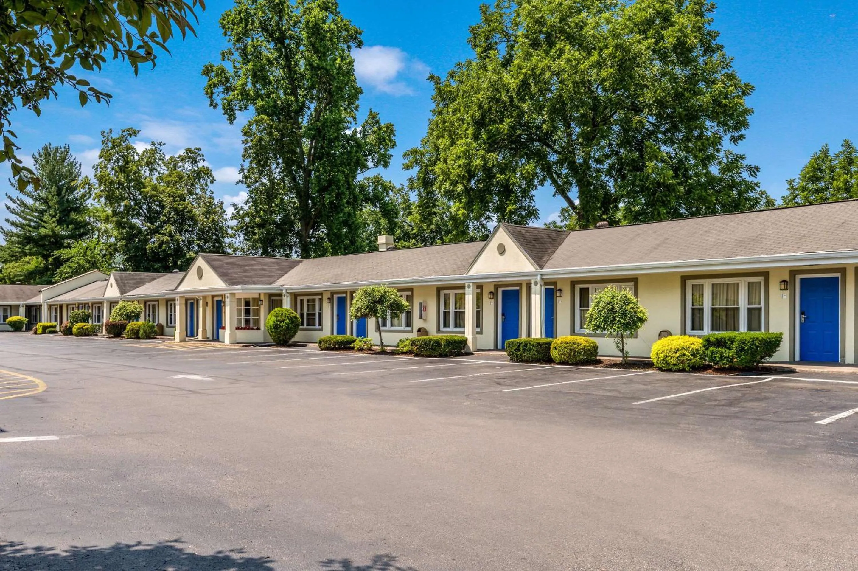 Property building in Rodeway Inn Poughkeepsie