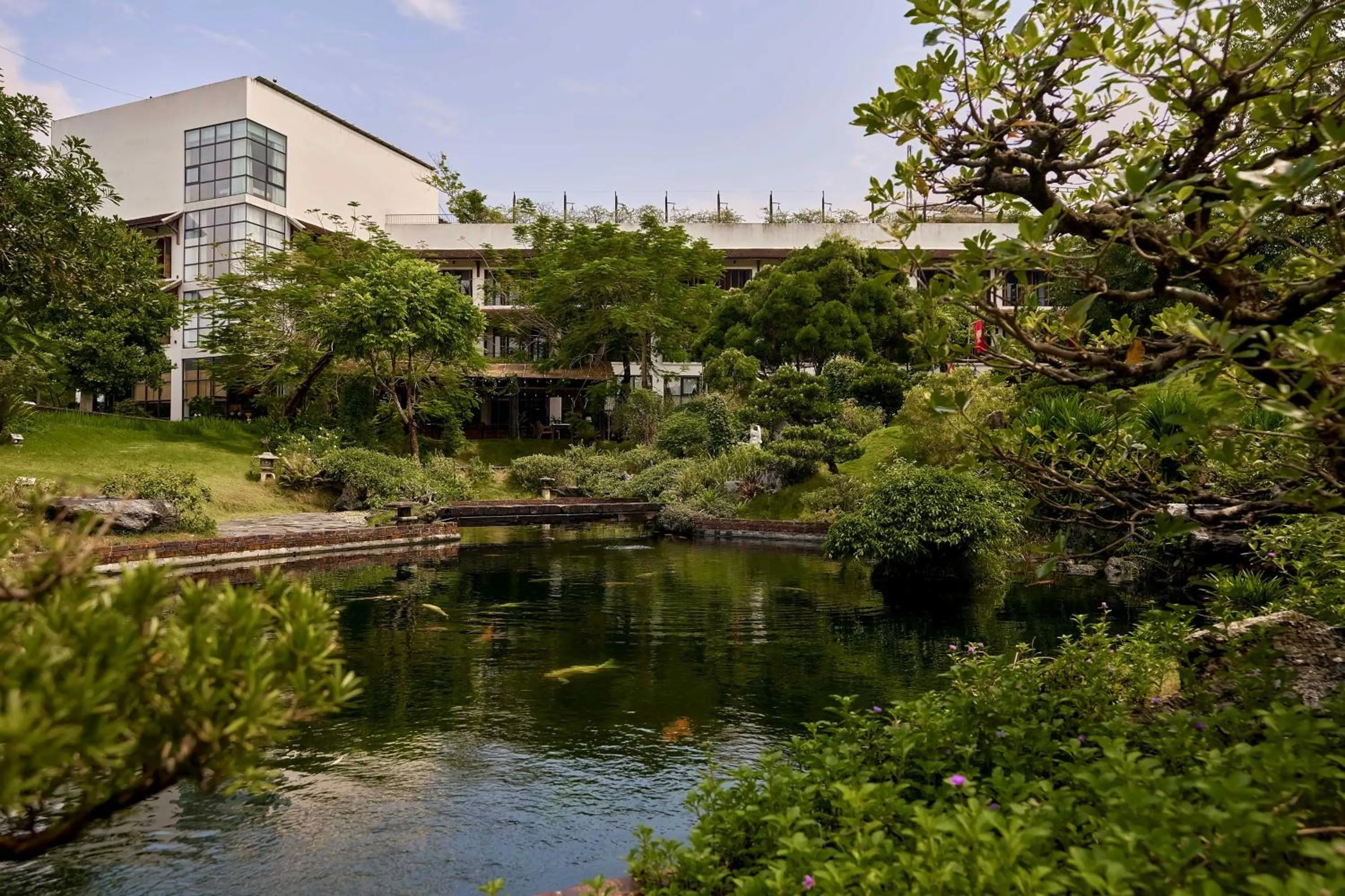 Lake view in aNhill Boutique