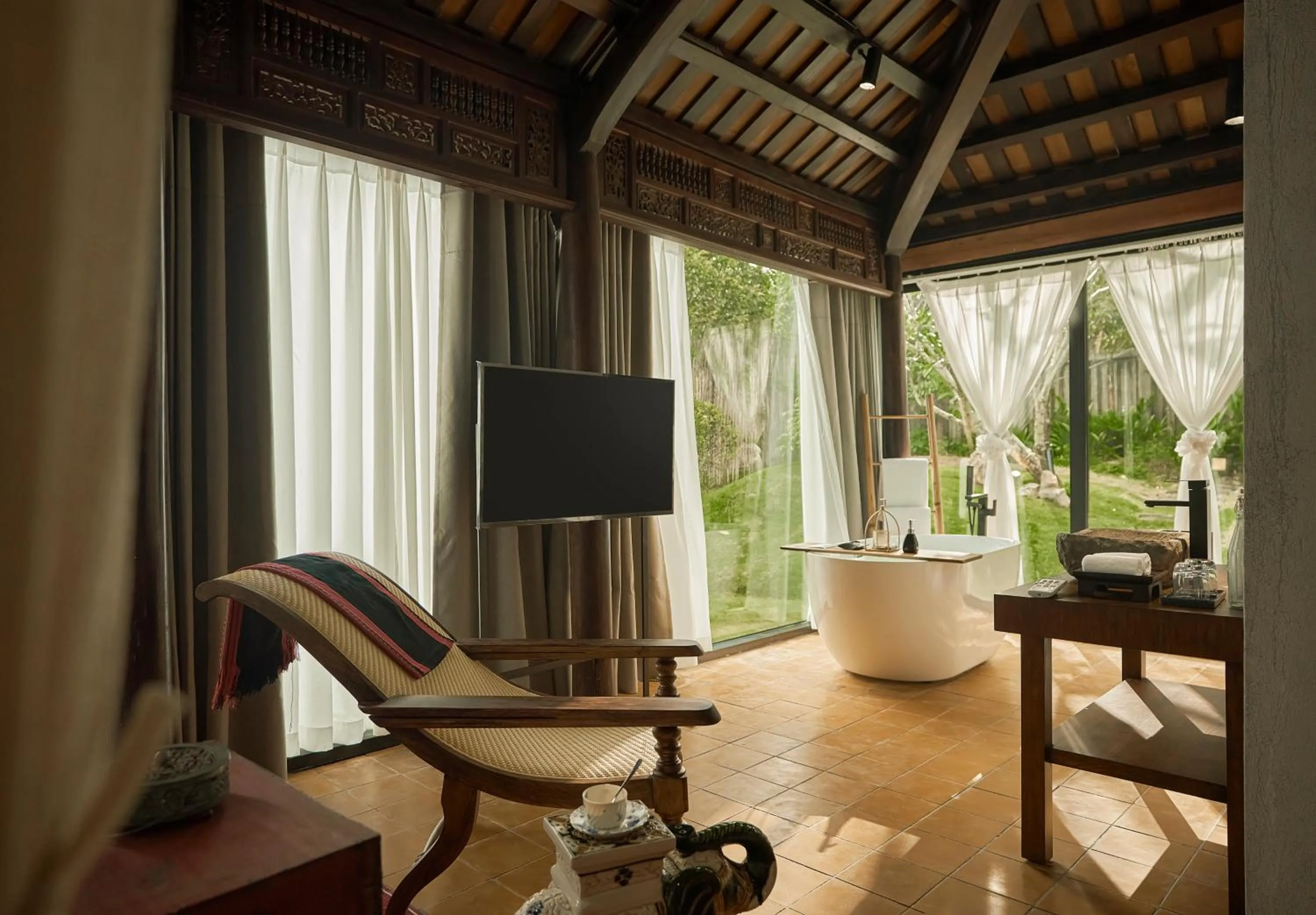 Bath in aNhill Boutique