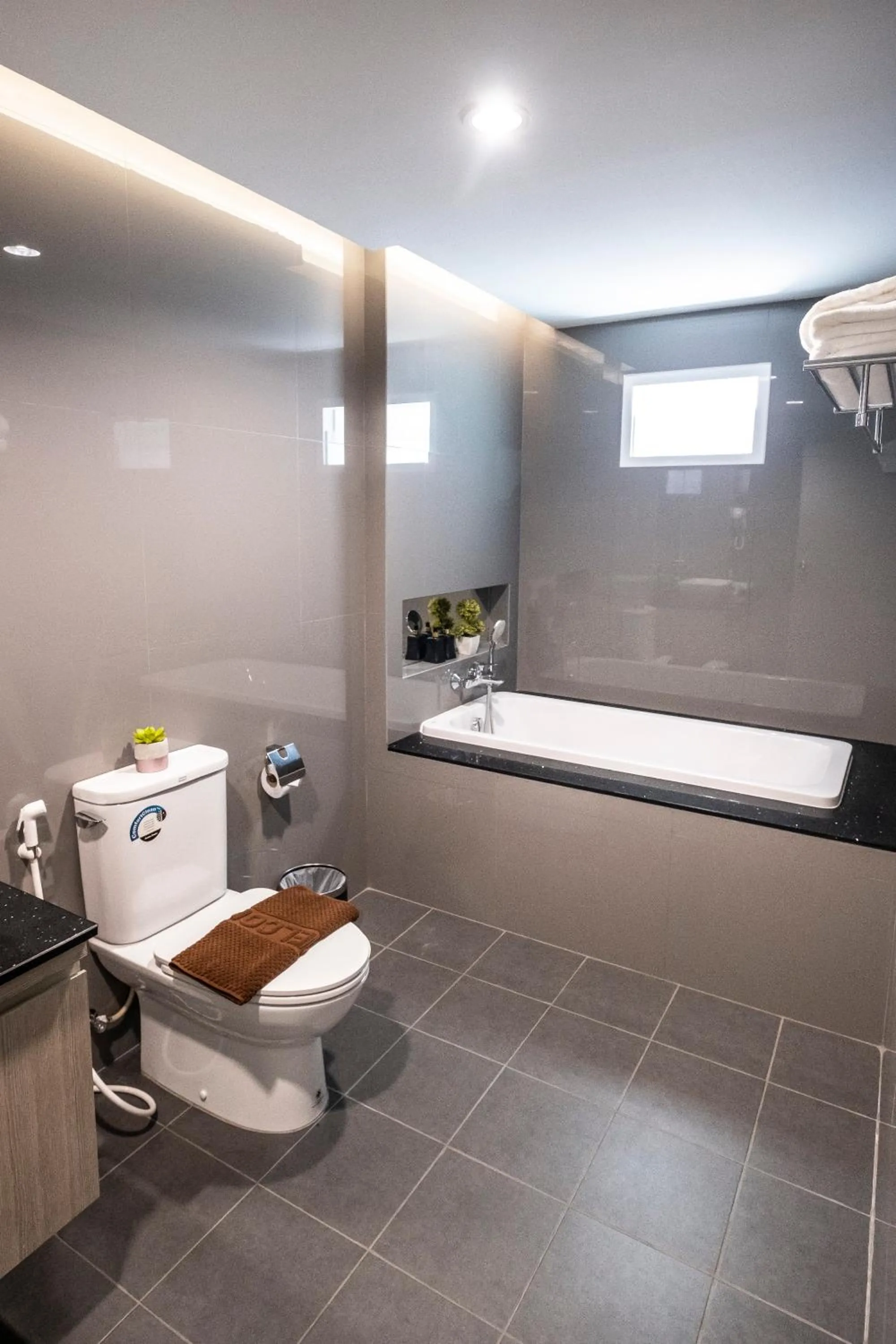 Bathroom in The Airport Courtyard Suvarnabhumi Airport