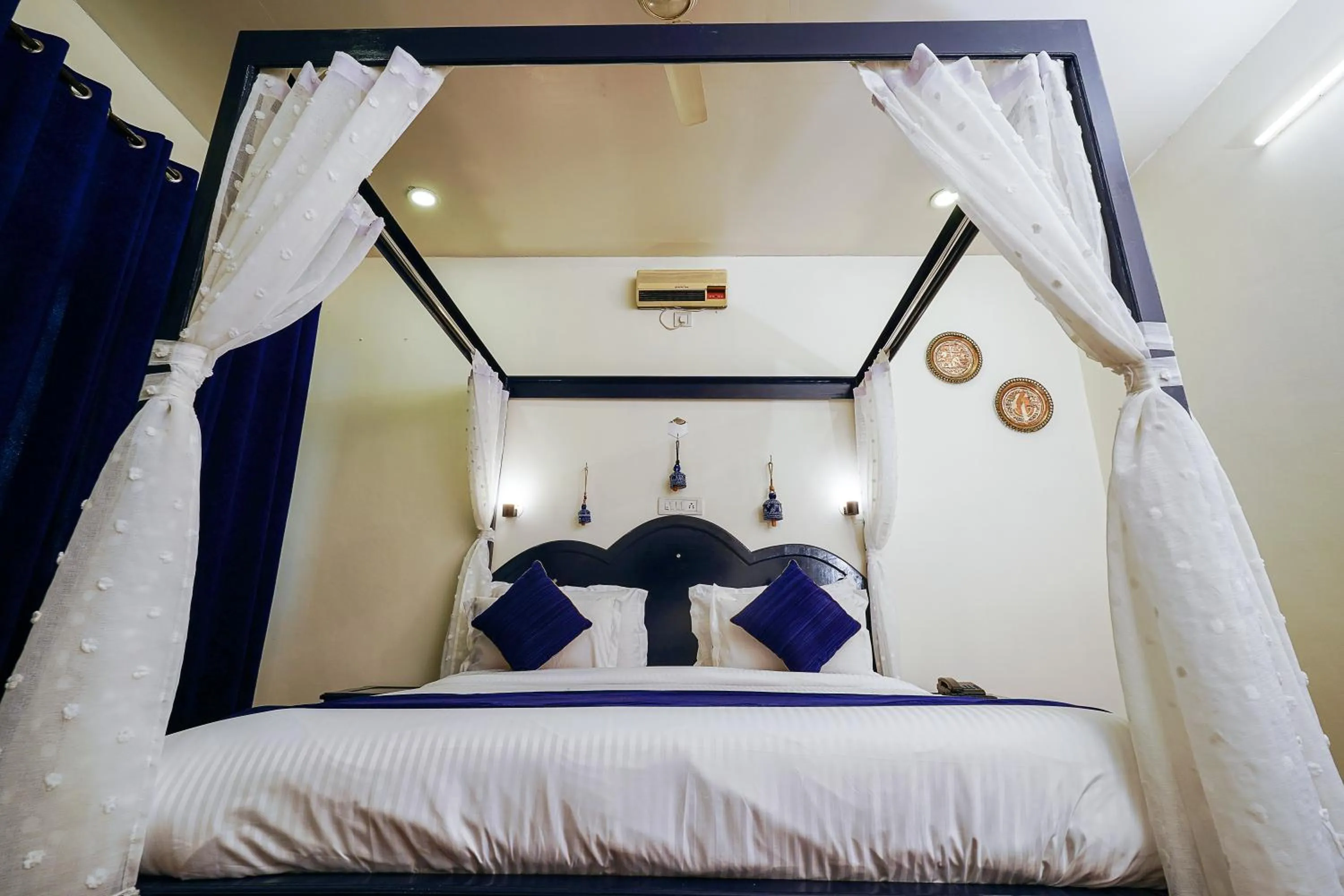 Bed in Hotel Sagarmatha