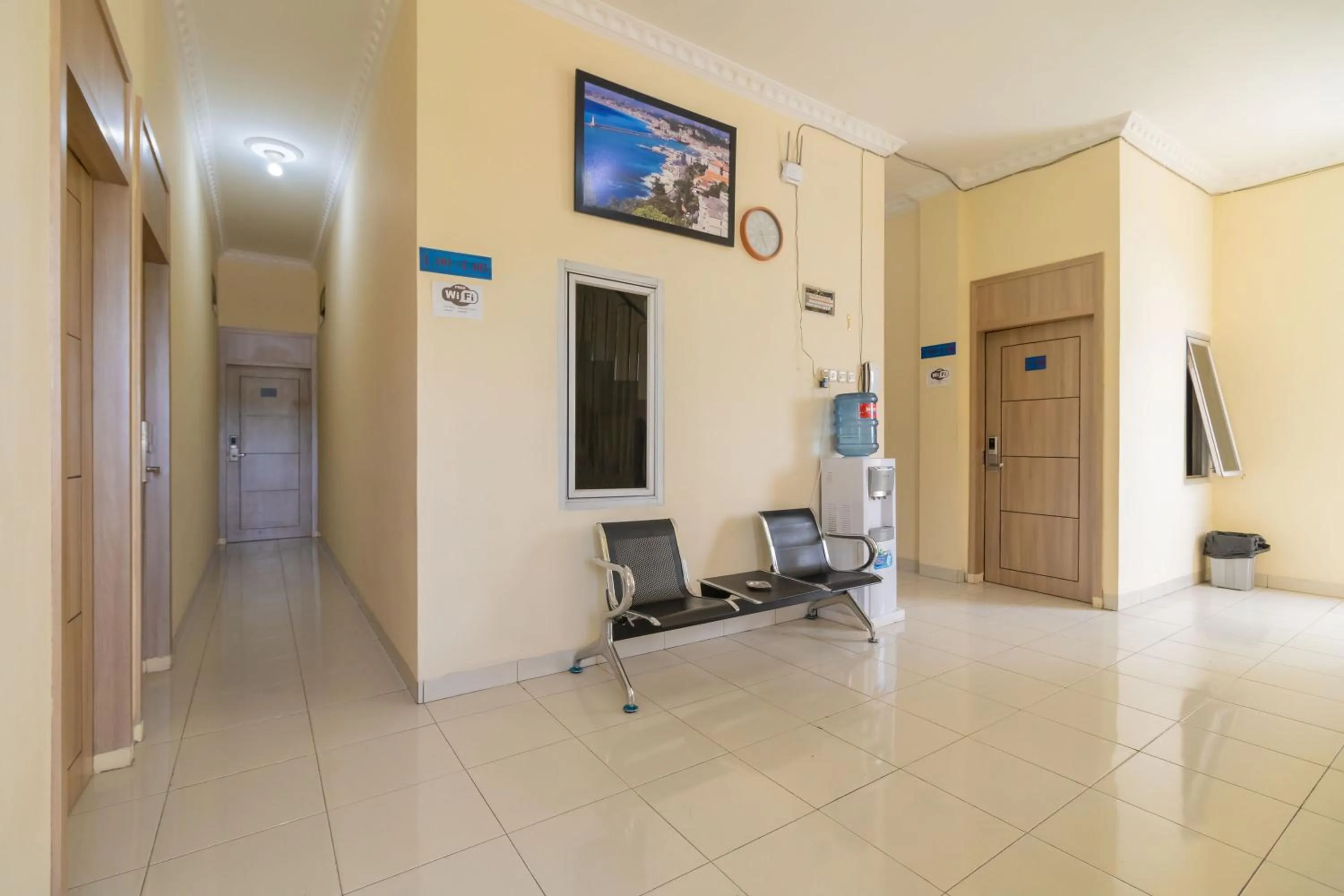 Facade/entrance in RedDoorz @ Jalan Kolonel Haji Burlian Palembang 2