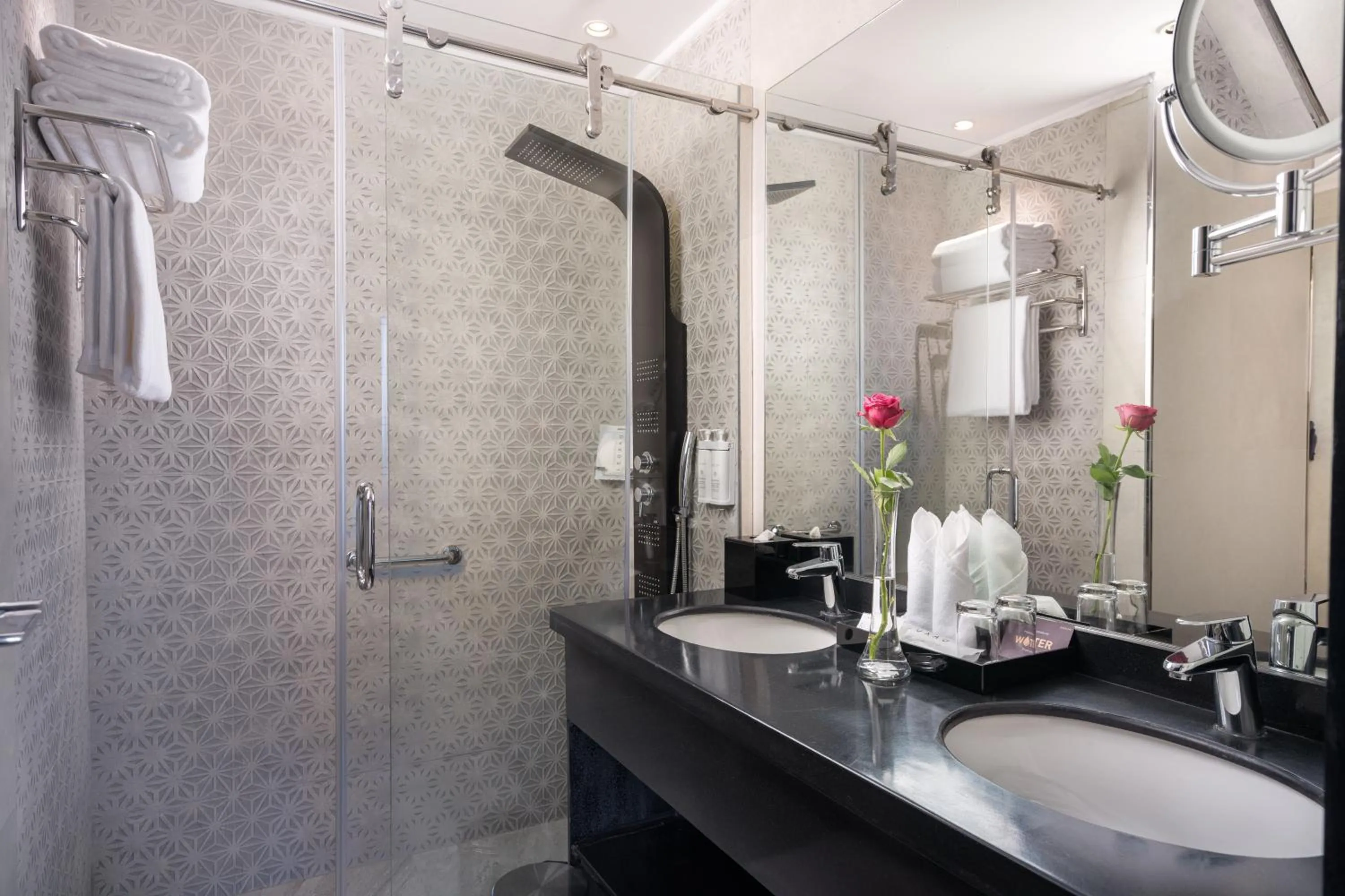 Shower in Joudyan King Road Jeddah by Elafجوديان طريق الملك جدة